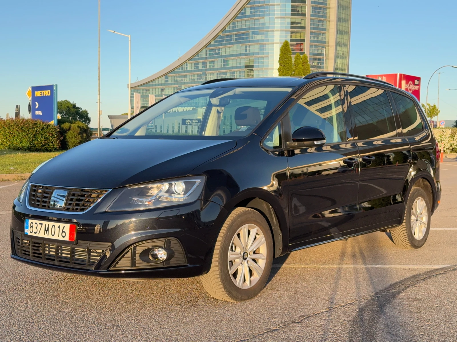 Seat Alhambra Bi-Xenon* 7 места* 2.0TDI* 150кс* РЪЧНА* 111 931км, снимка 4 - Автомобили и джипове - 54569657