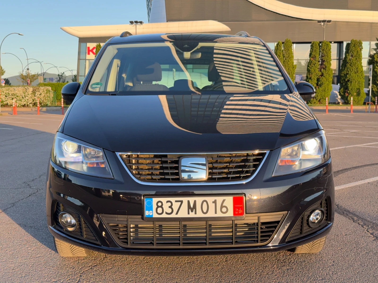 Seat Alhambra Bi-Xenon* 7 места* 2.0TDI* 150кс* РЪЧНА* 111 931км, снимка 3 - Автомобили и джипове - 54569657