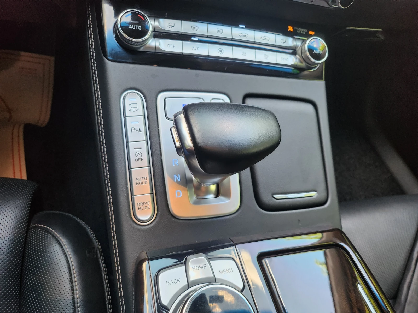 Genesis G90 HUD* ОБДУХ* ДИСТРОНИК* 360, снимка 8 - Автомобили и джипове - 54848735