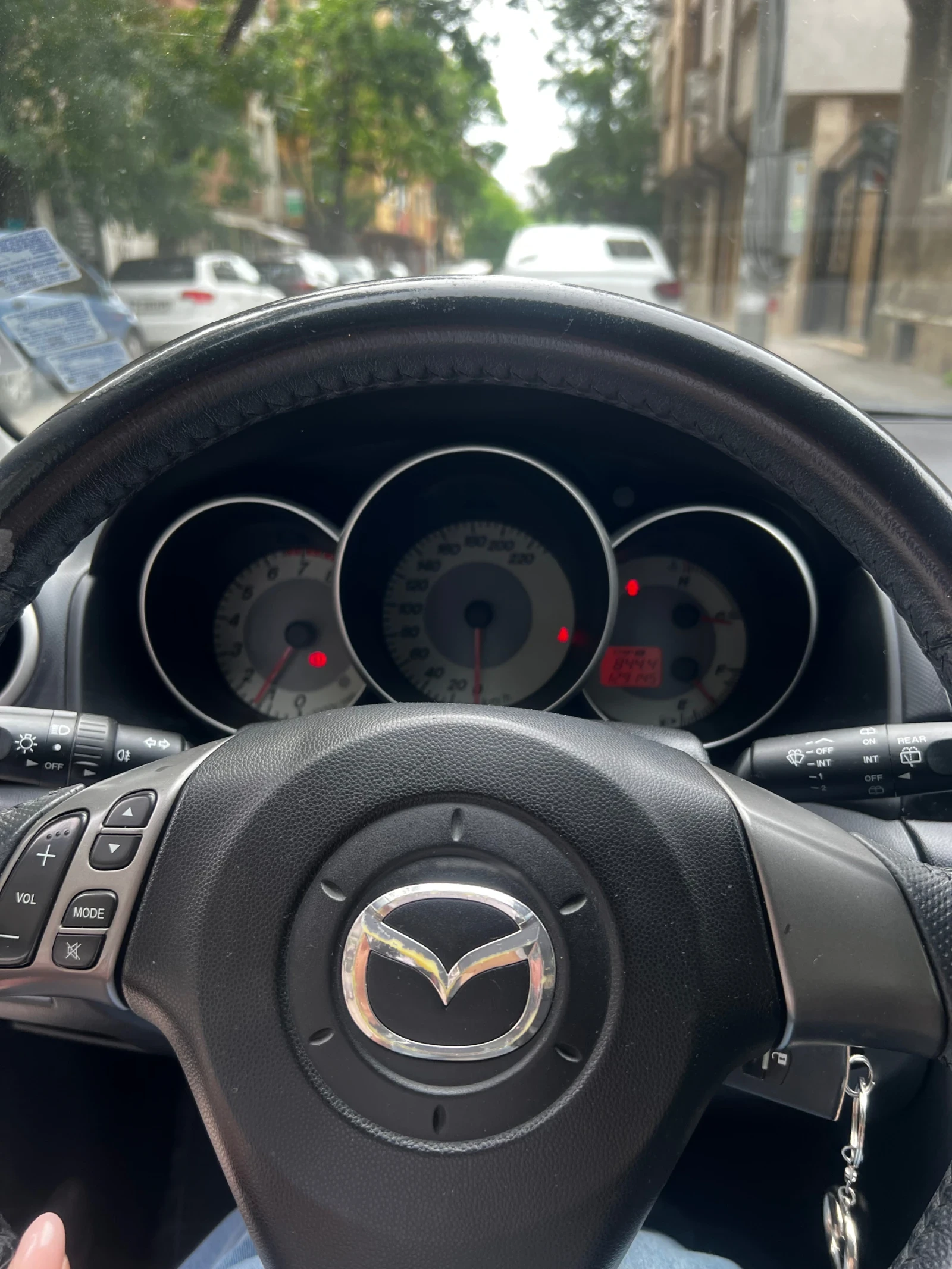 Mazda 3 1.4i facelift, снимка 7 - Автомобили и джипове - 54904462