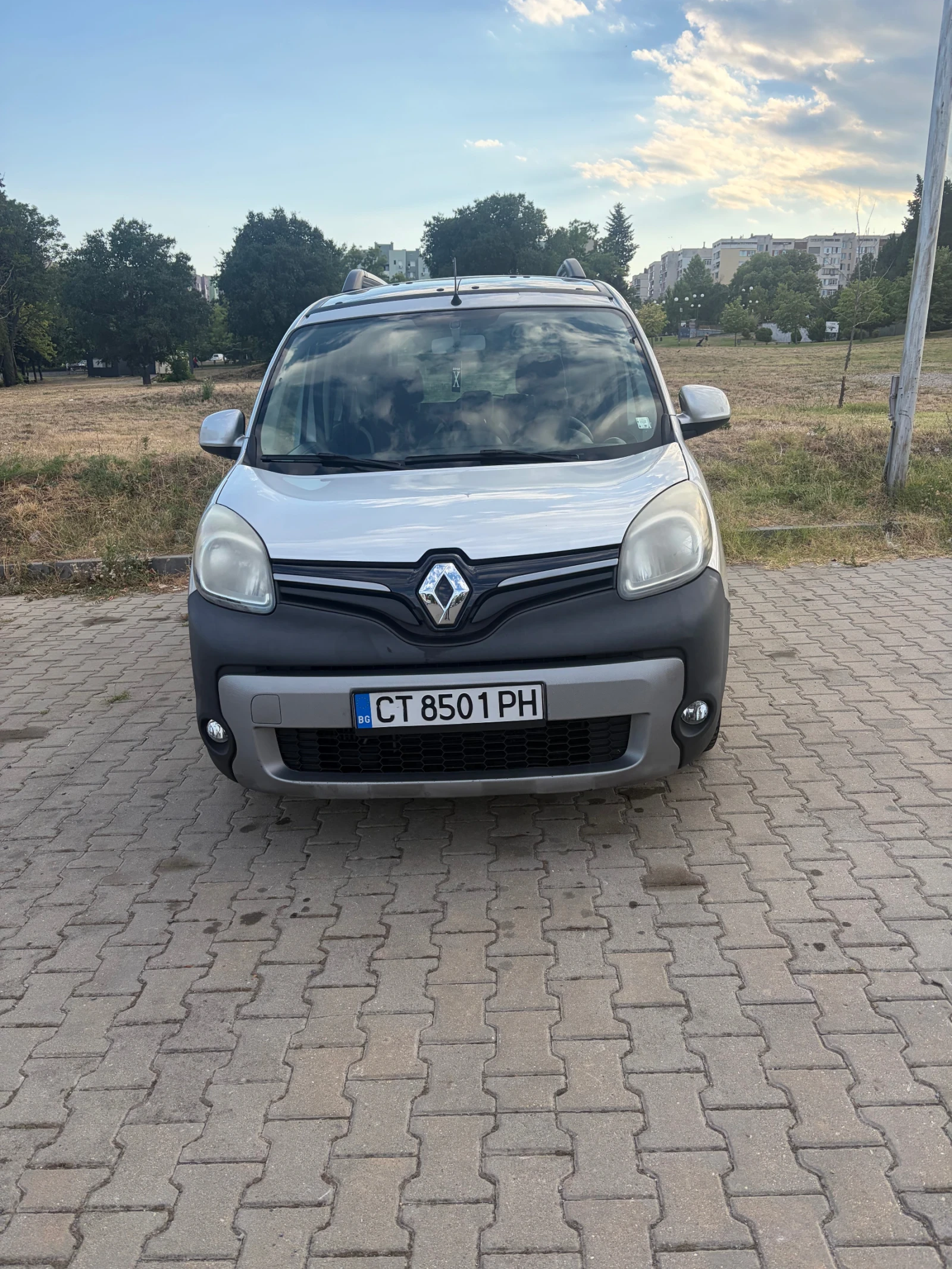 Renault Kangoo 1.5 dci, снимка 3 - Автомобили и джипове - 55730306
