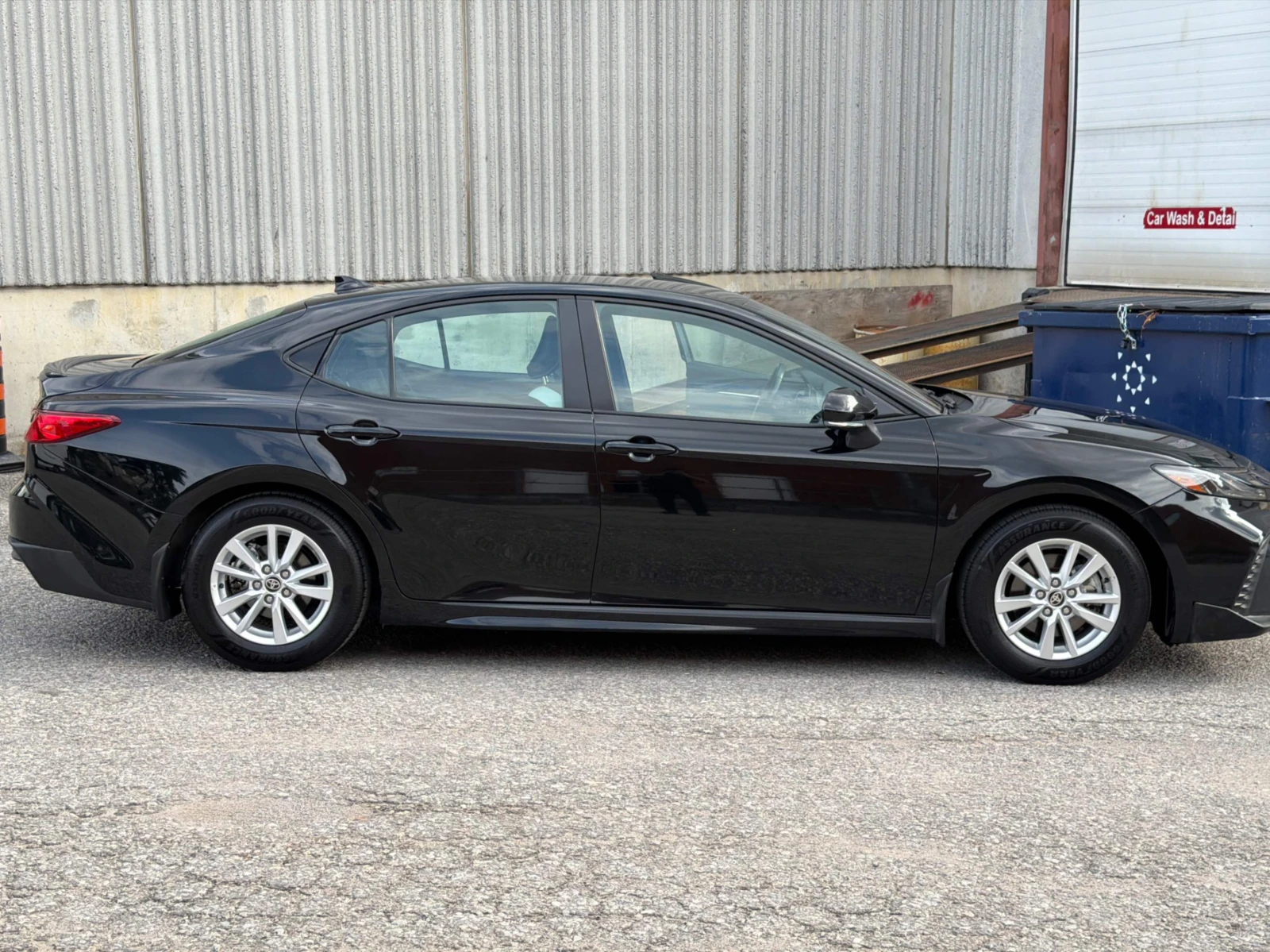 Toyota Camry  SE / DISTRONIC / CARFAX / АВТОКРЕДИТ , снимка 3 - Автомобили и джипове - 55896486