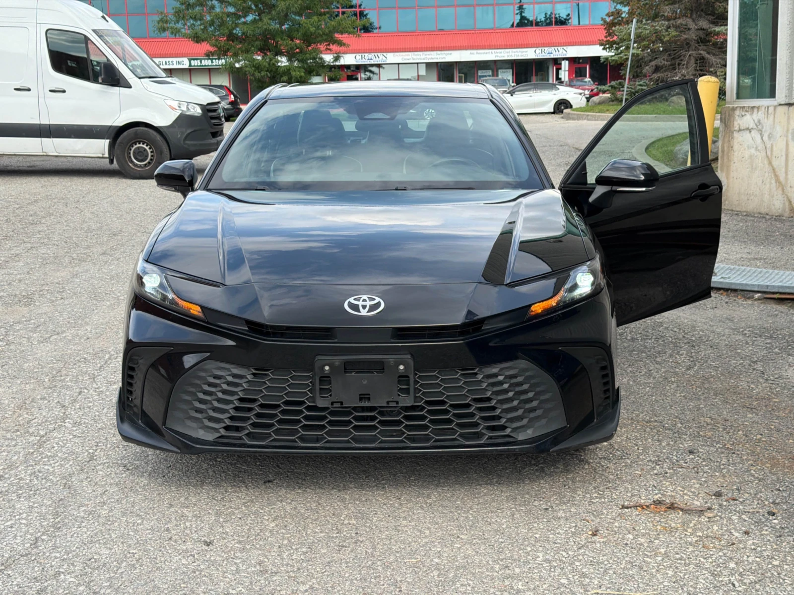 Toyota Camry  SE / DISTRONIC / CARFAX / АВТОКРЕДИТ , снимка 6 - Автомобили и джипове - 55896486