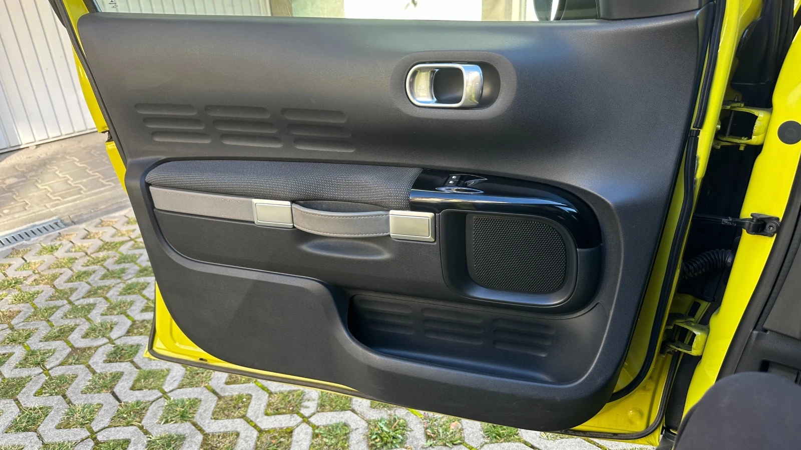 Citroen C4 Cactus 1.6 BlueHDI, снимка 14 - Автомобили и джипове - 55999229