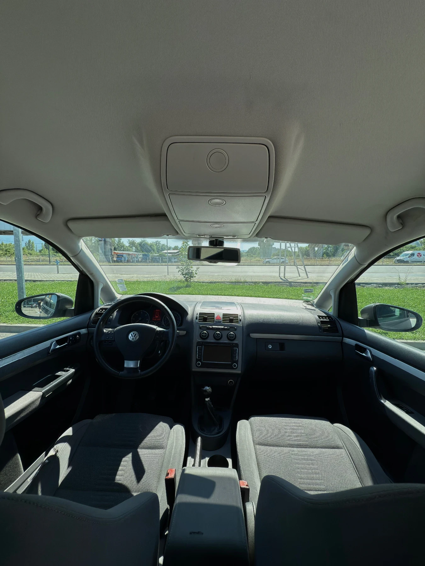 VW Touran, снимка 9 - Автомобили и джипове - 56056788