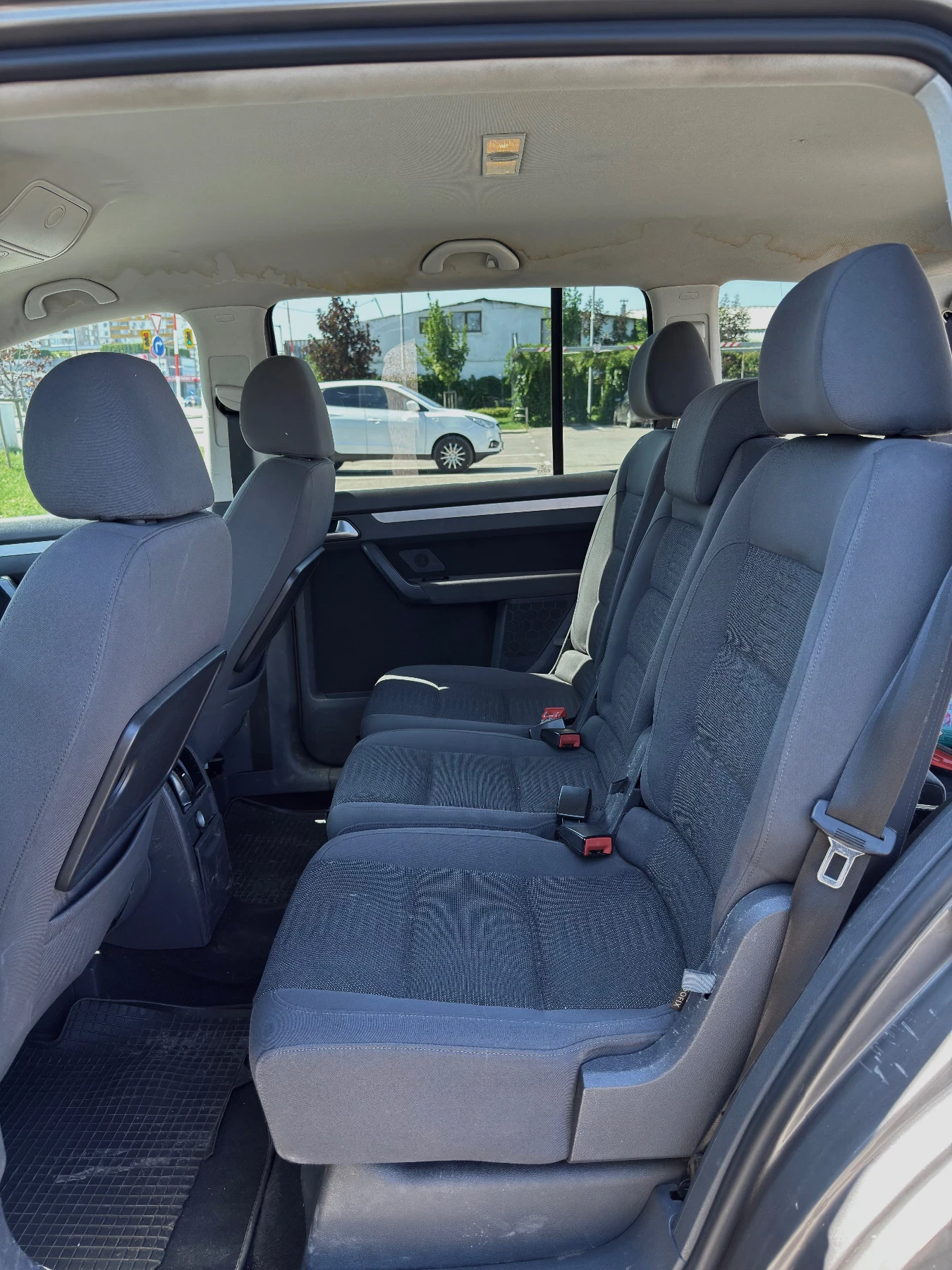 VW Touran, снимка 13 - Автомобили и джипове - 56056788