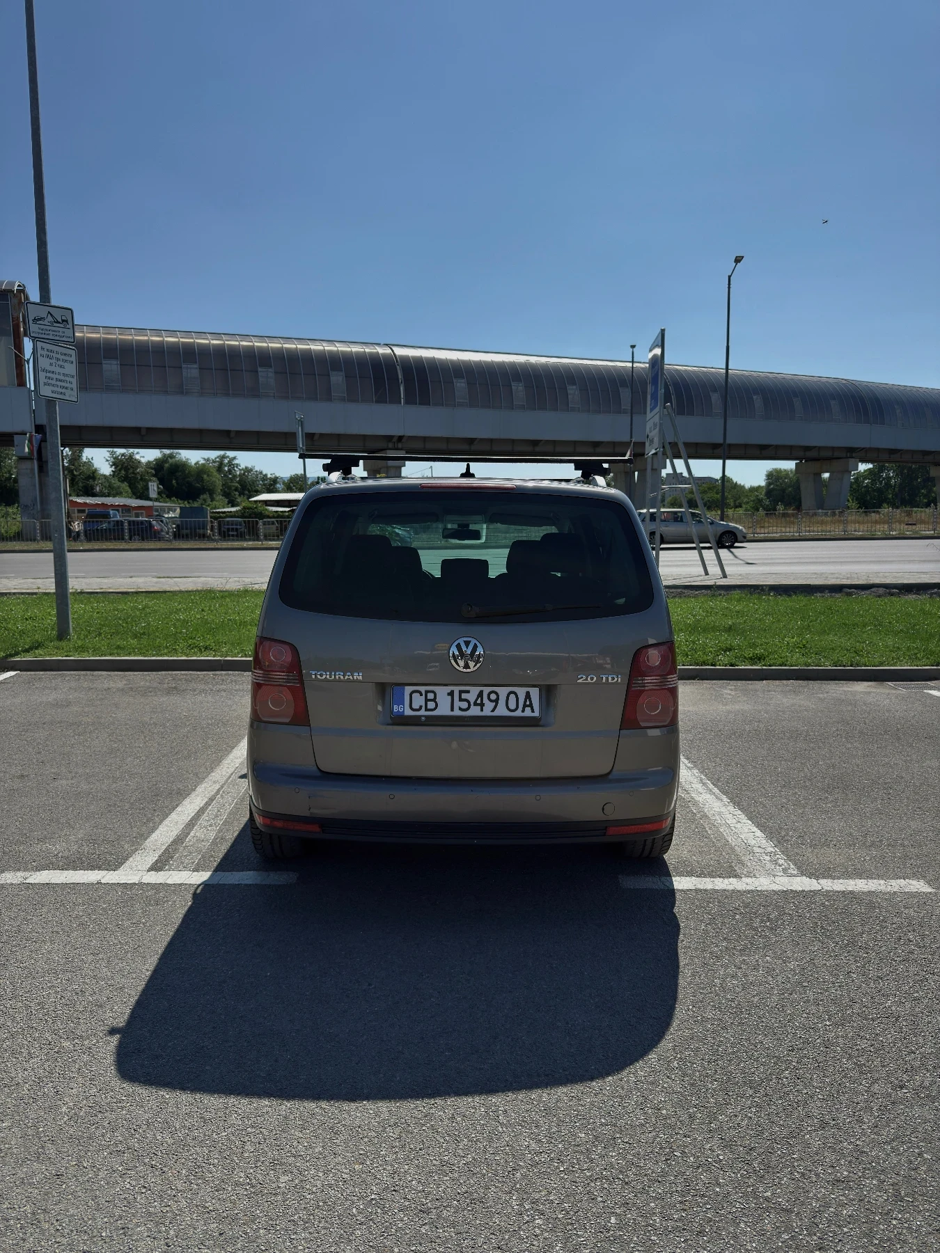 VW Touran, снимка 15 - Автомобили и джипове - 56056788