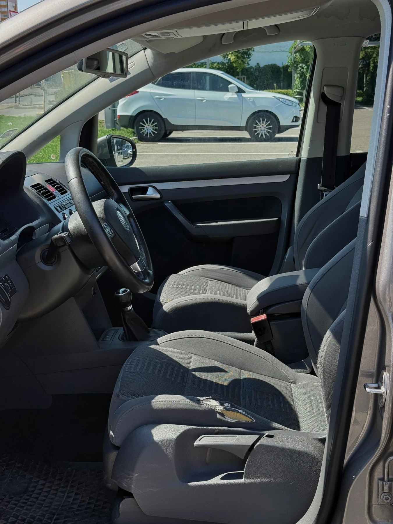 VW Touran, снимка 7 - Автомобили и джипове - 56056788