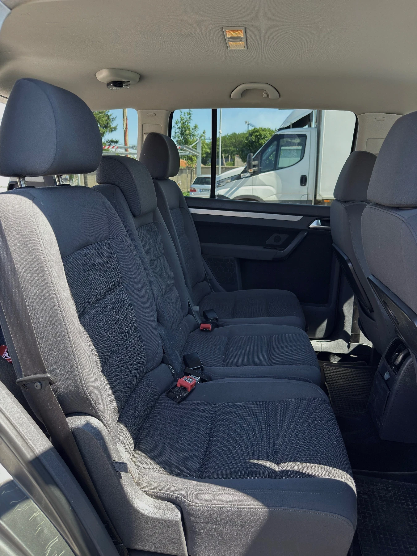 VW Touran, снимка 14 - Автомобили и джипове - 56056788