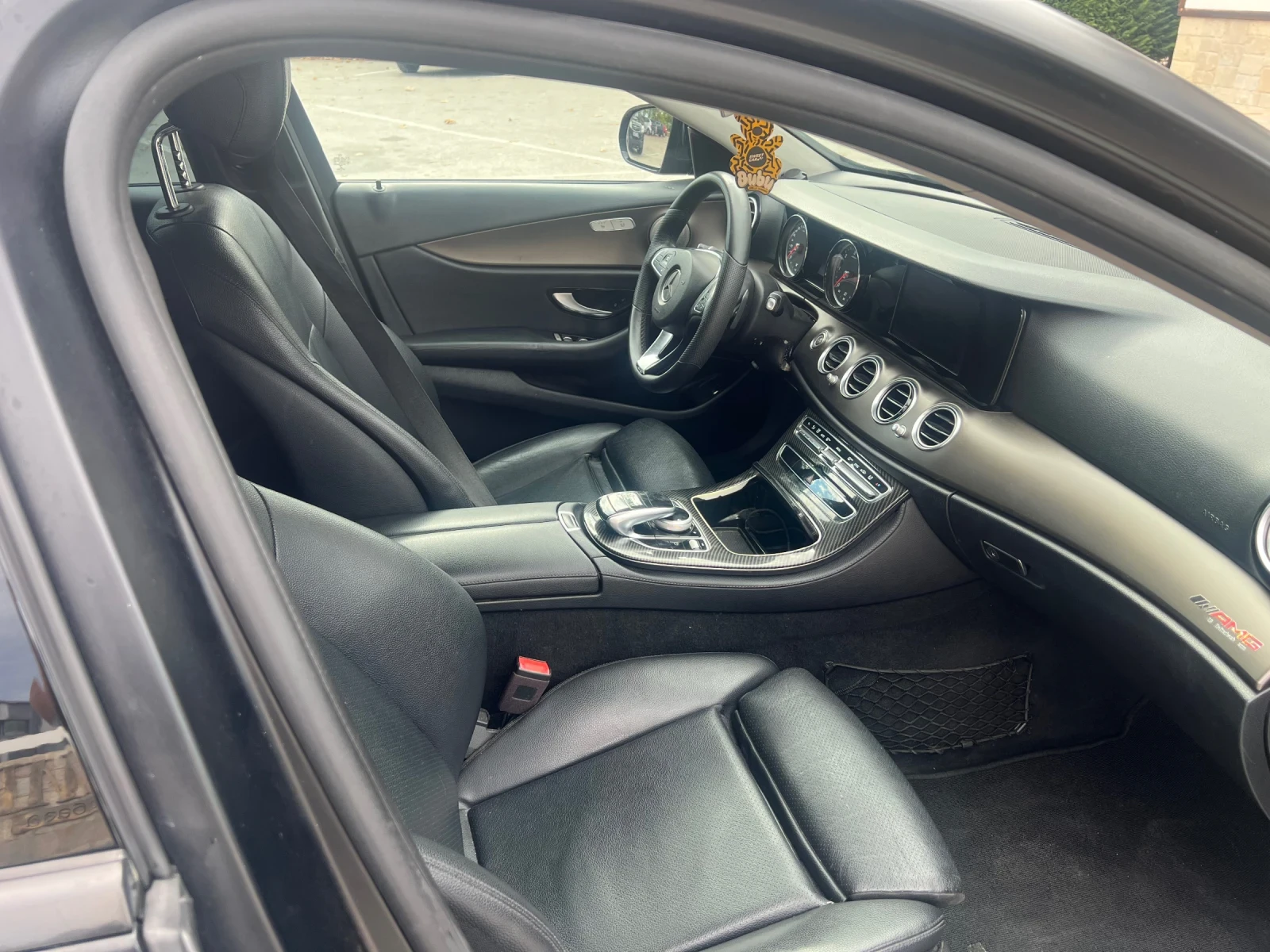 Mercedes-Benz E 220 //ПОДГРЕВ//КОЖА//, снимка 11 - Автомобили и джипове - 56105589