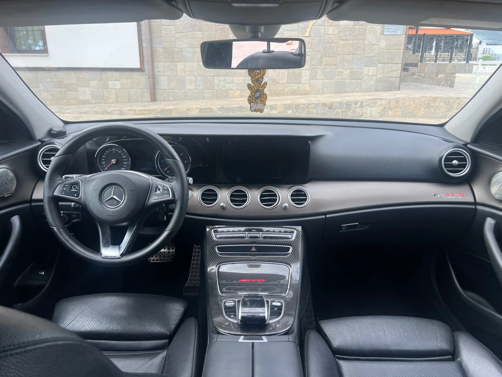 Mercedes-Benz E 220 //ПОДГРЕВ//КОЖА//, снимка 12 - Автомобили и джипове - 56105589