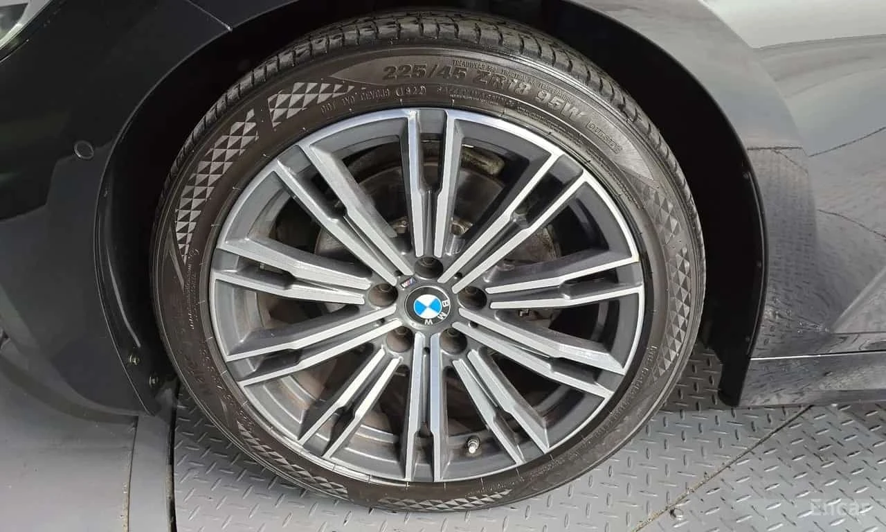 BMW 320 d M Sport | АВТОФИНАНСИРАНЕ | ЦЕНА ДО БЪЛГАРИЯ, снимка 5 - Автомобили и джипове - 56167245