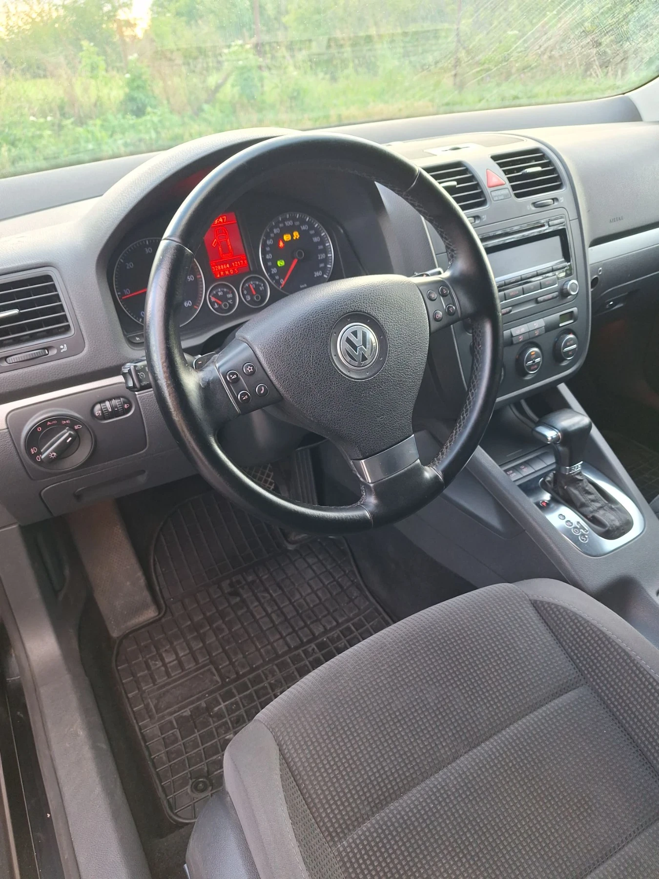 VW Golf, снимка 5 - Автомобили и джипове - 56247110