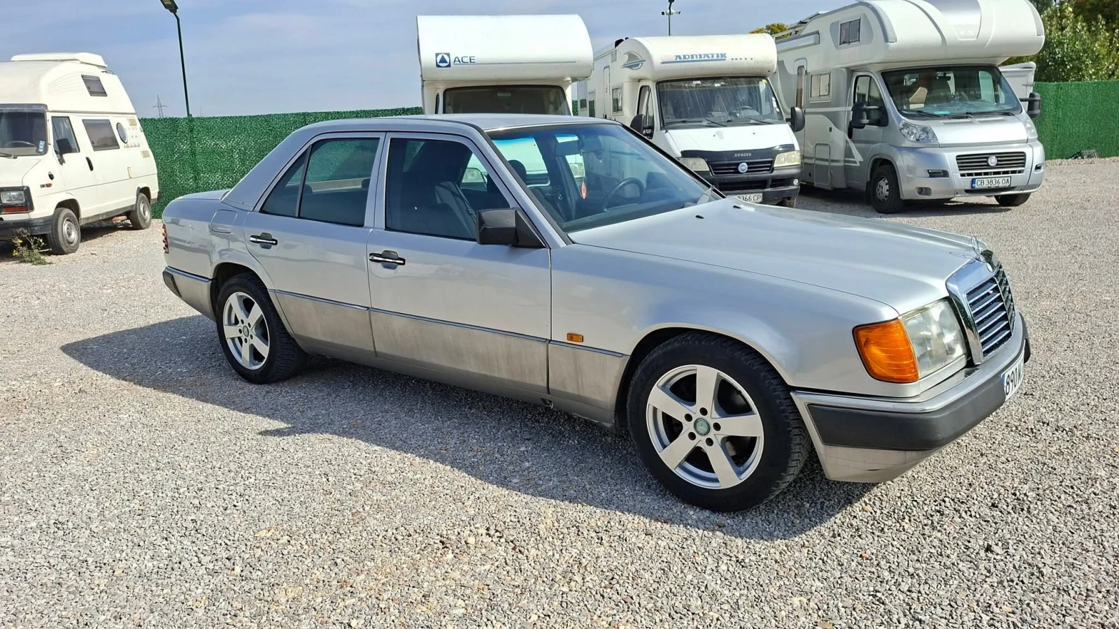 Mercedes-Benz 124 E200 , снимка 13 - Автомобили и джипове - 56403600