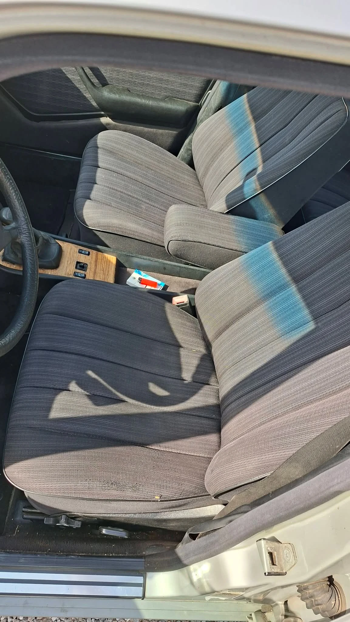 Mercedes-Benz 124 E200 , снимка 5 - Автомобили и джипове - 56403600