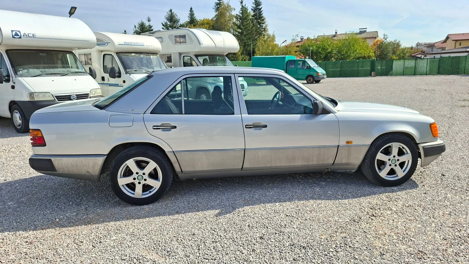 Mercedes-Benz 124 E200 , снимка 12 - Автомобили и джипове - 56403600