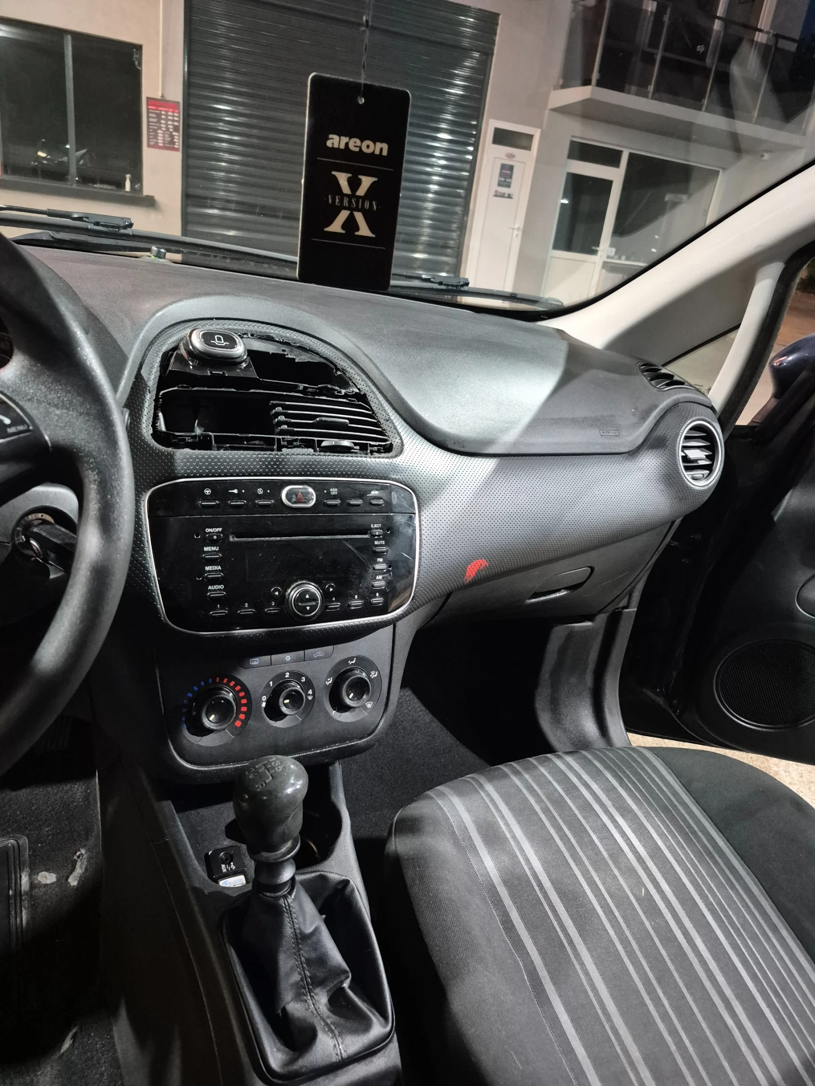 Fiat Punto, снимка 12 - Автомобили и джипове - 56416087