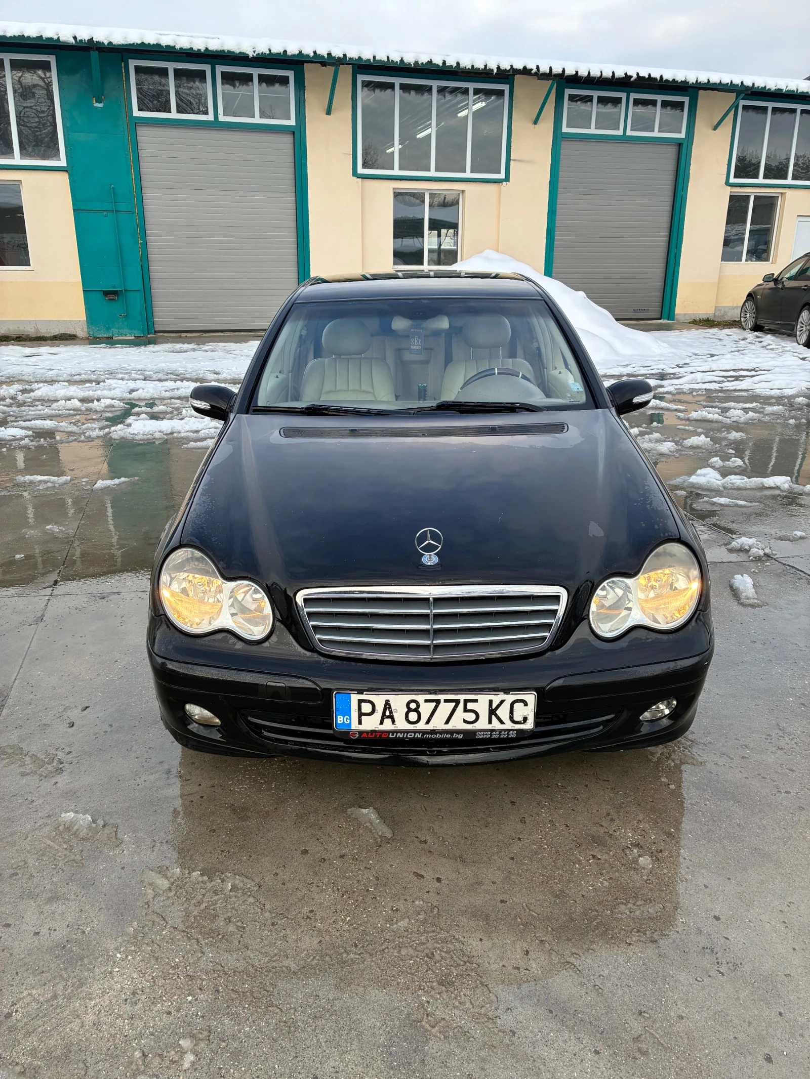 Mercedes-Benz C 200, снимка 12 - Автомобили и джипове - 56750359