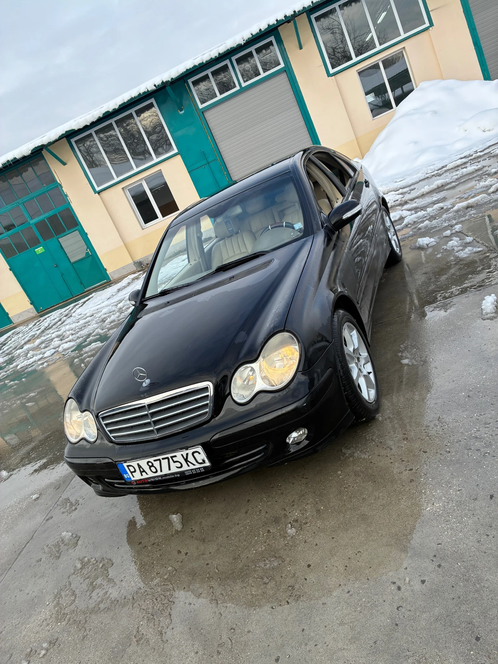 Mercedes-Benz C 200, снимка 5 - Автомобили и джипове - 56750359