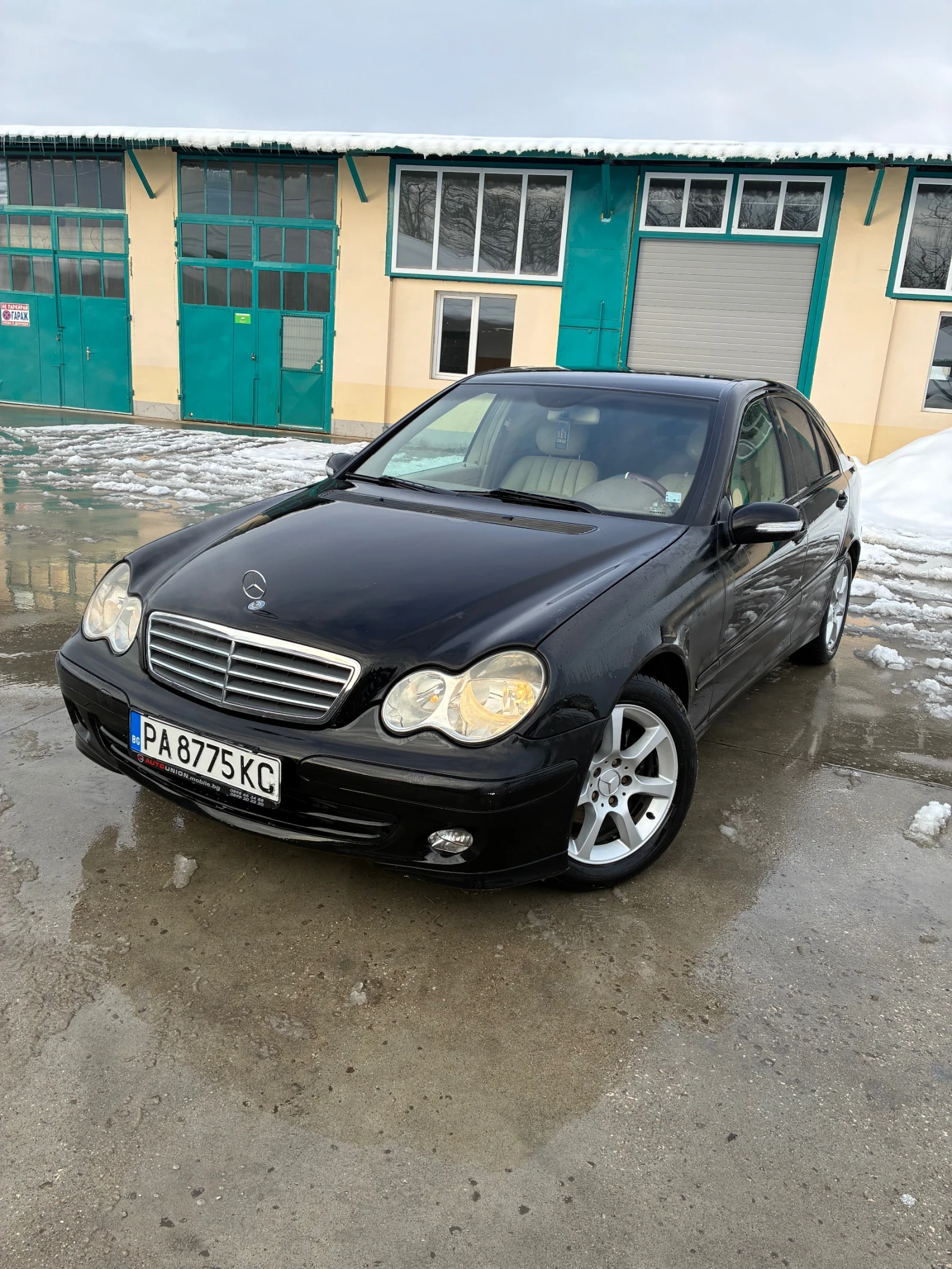 Mercedes-Benz C 200, снимка 8 - Автомобили и джипове - 56750359