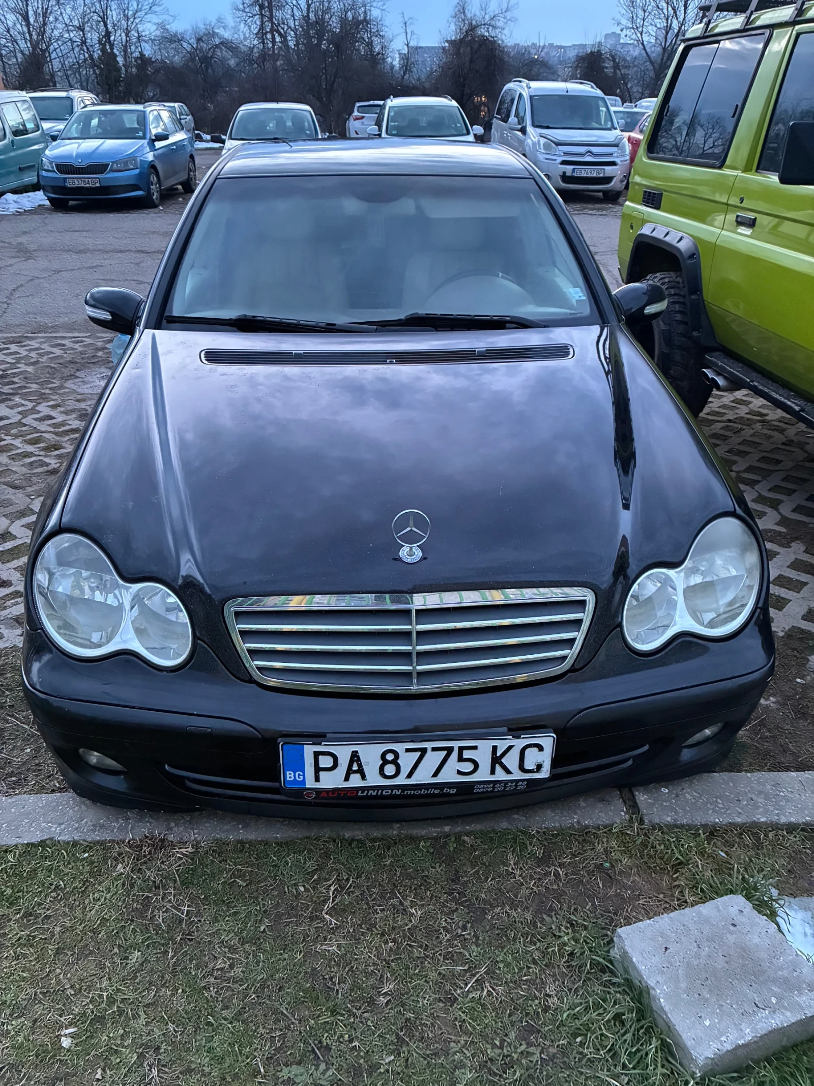 Mercedes-Benz C 200, снимка 13 - Автомобили и джипове - 56750359