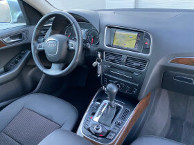 Audi Q5 2.0 TDi Quattro avtomat navi TOP, снимка 12 - Автомобили и джипове - 38374414