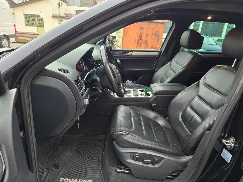 VW Touareg 3.0 TDI, снимка 13 - Автомобили и джипове - 53013319