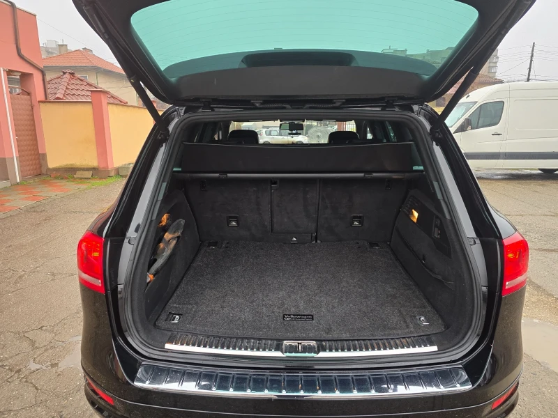 VW Touareg 3.0 TDI, снимка 11 - Автомобили и джипове - 53013319