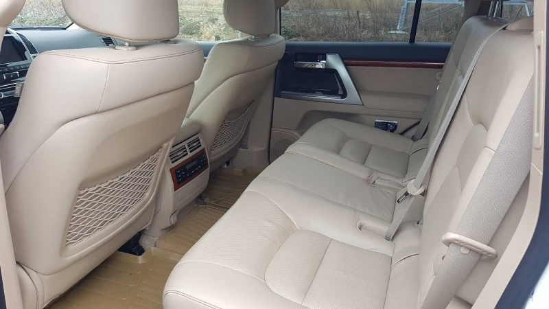 Toyota Land cruiser V8 200 серия, снимка 7 - Автомобили и джипове - 53220864