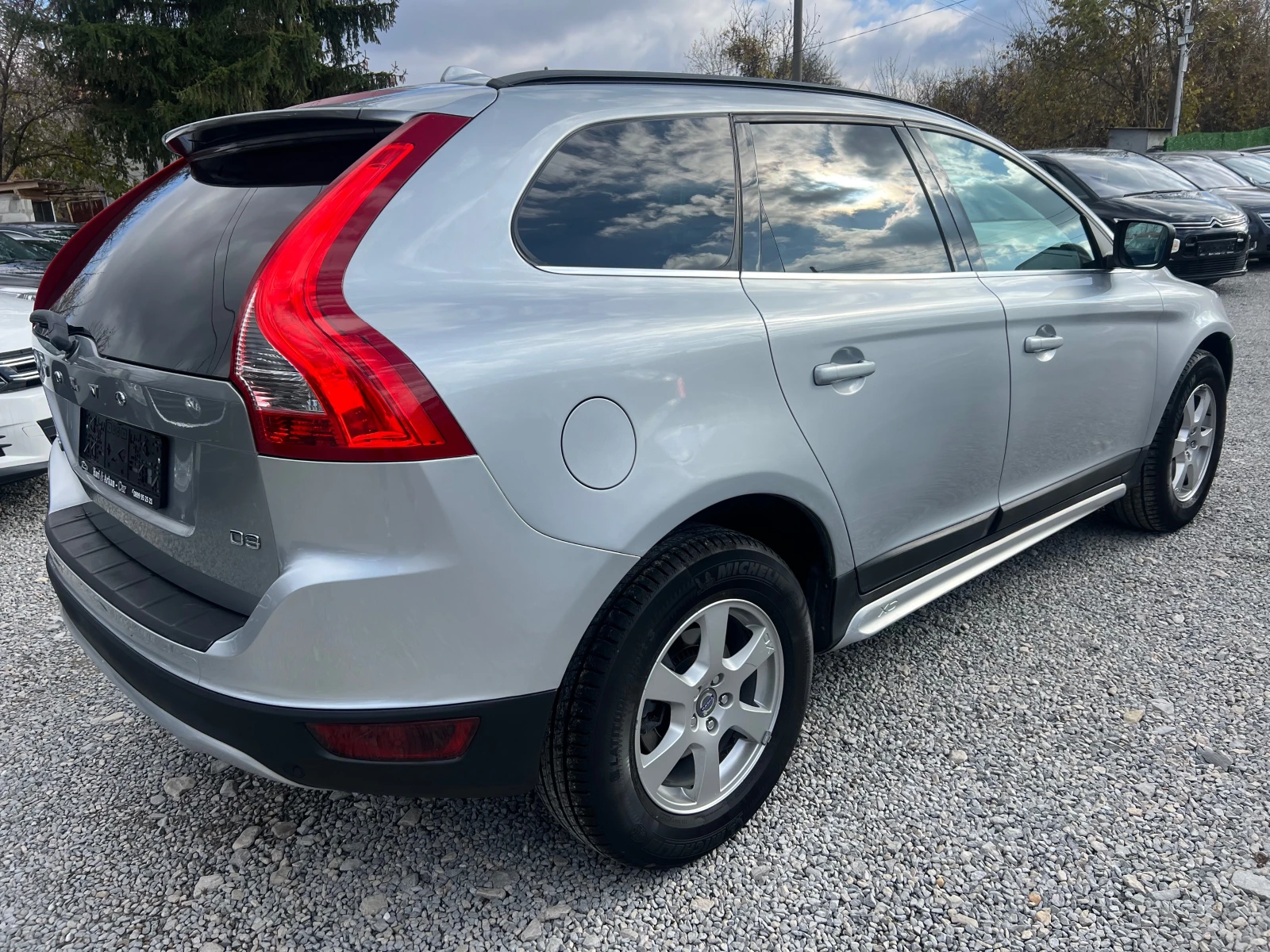 Volvo XC60 2.0D3-ЕВРО 5В-АВТОМАТИК-НАВИГАЦИЯ - изображение 7