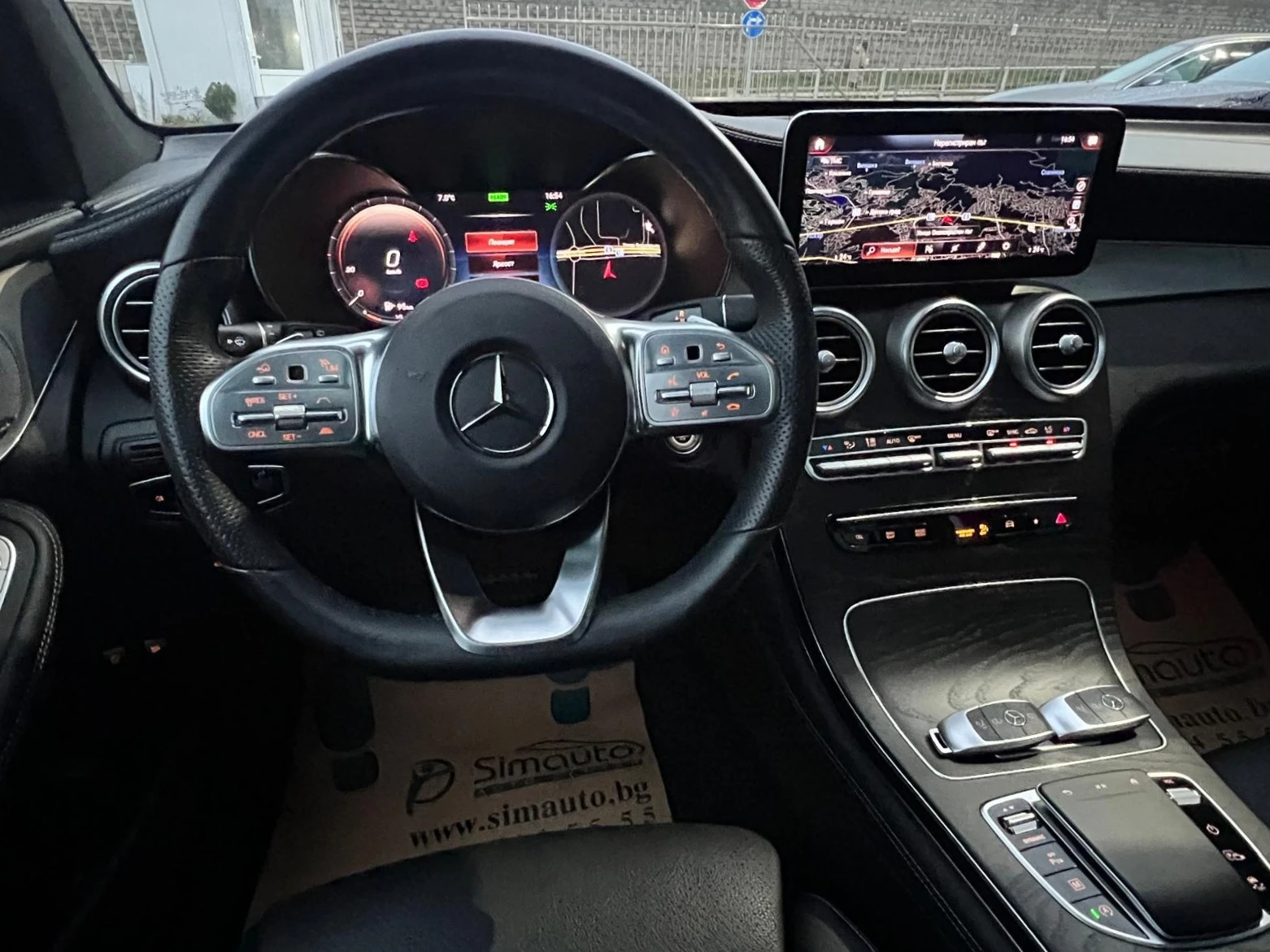 Mercedes-Benz GLC 300 AMGпакет Сервизна книж. Панорама Камери360 CarPlay - изображение 9