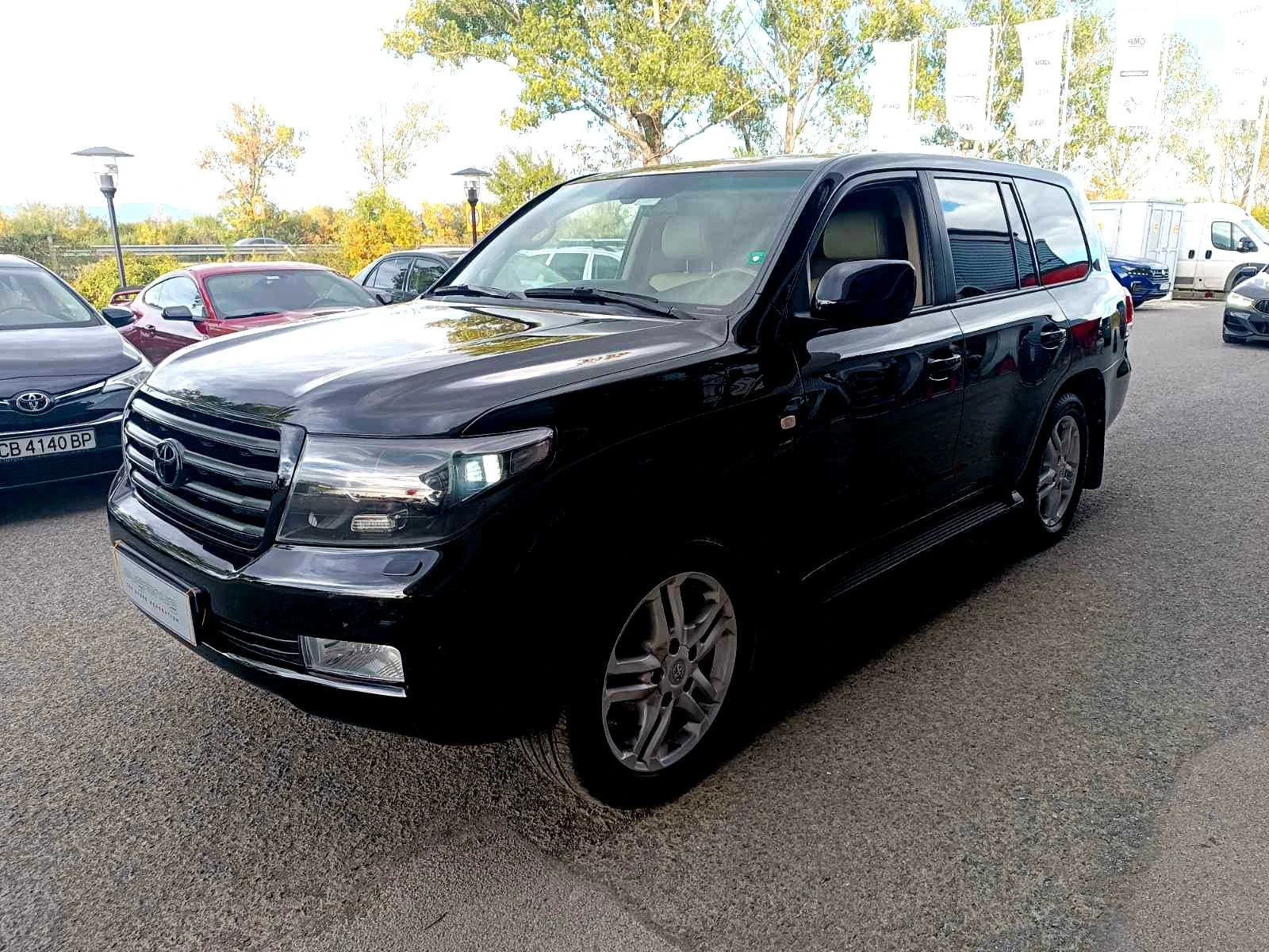 Toyota Land cruiser 200 V8 6 + 1 Места - изображение 3