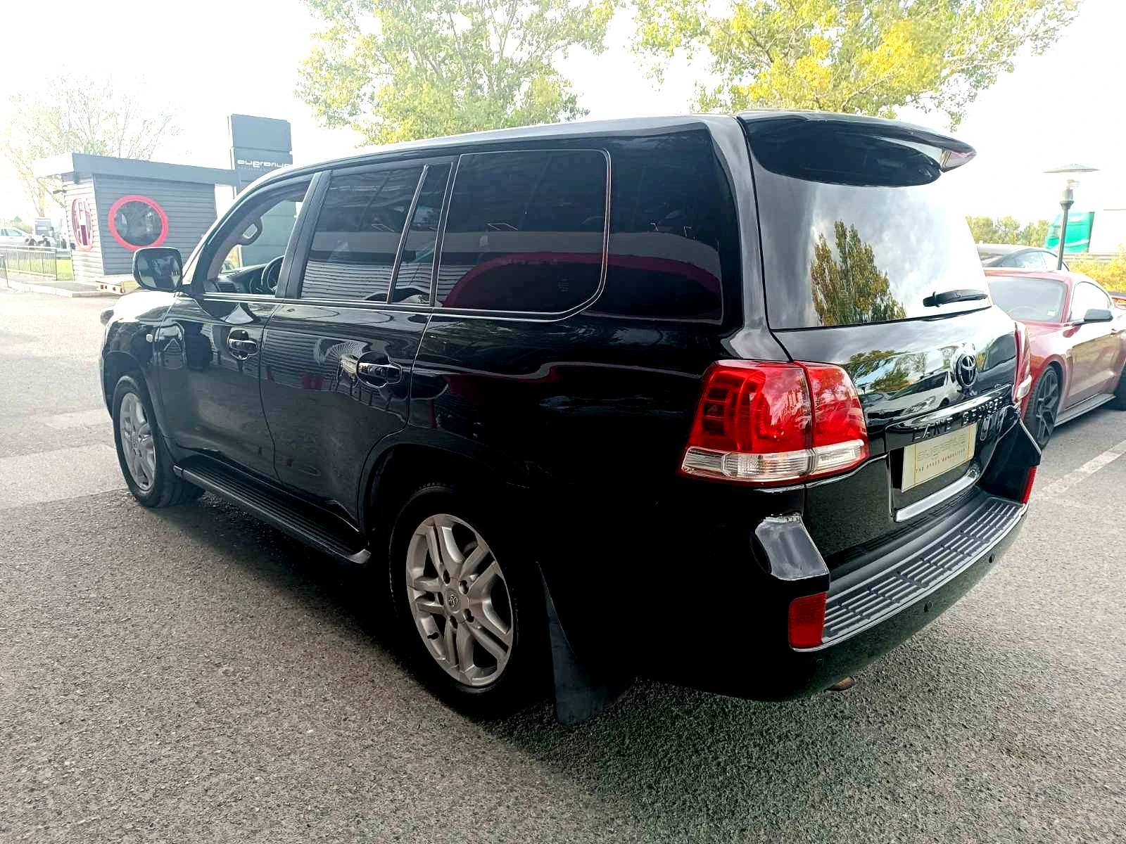 Toyota Land cruiser 200 V8 6 + 1 Места - изображение 5