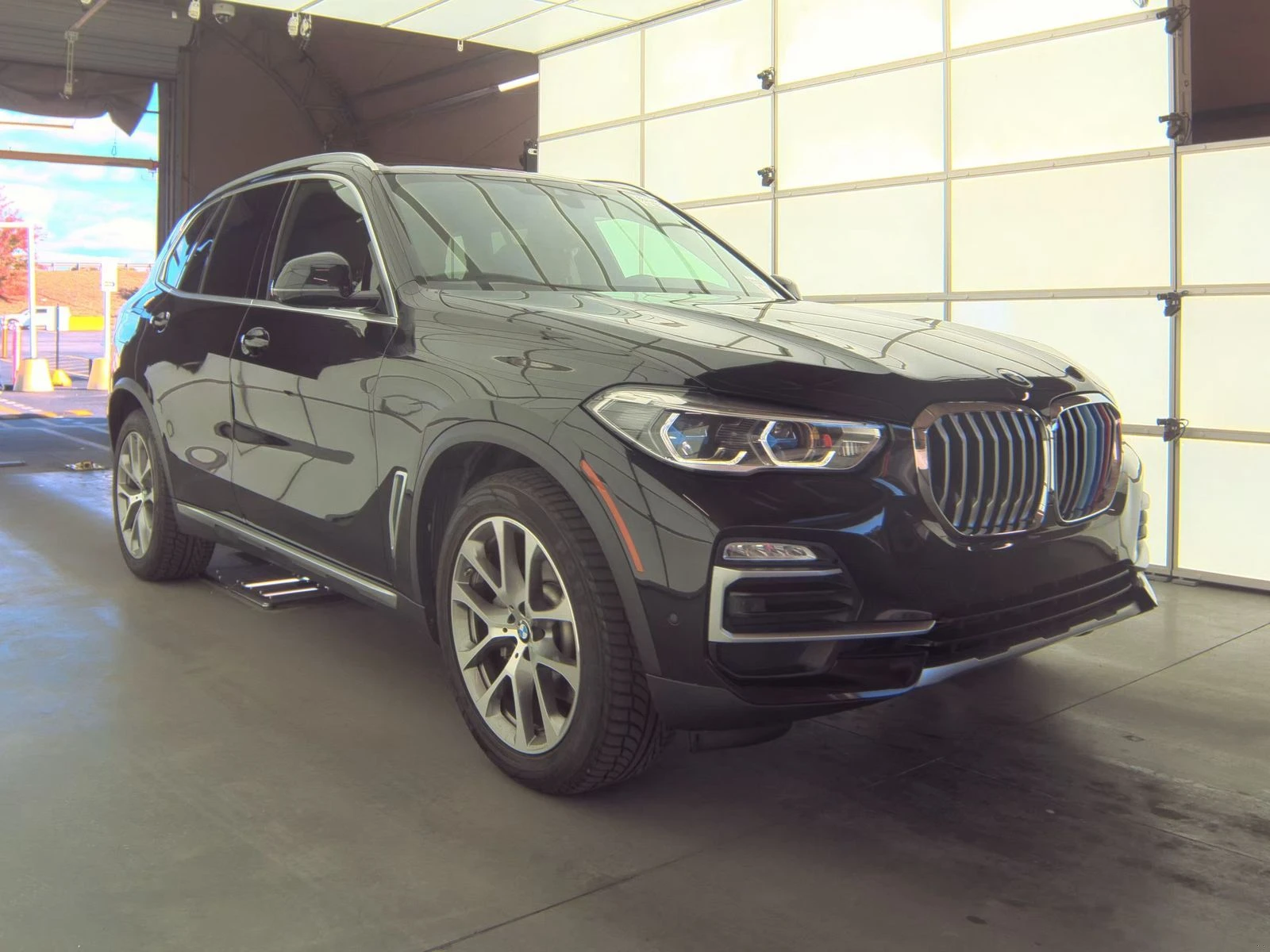 BMW X5 Black Sapphire Metallic - изображение 2