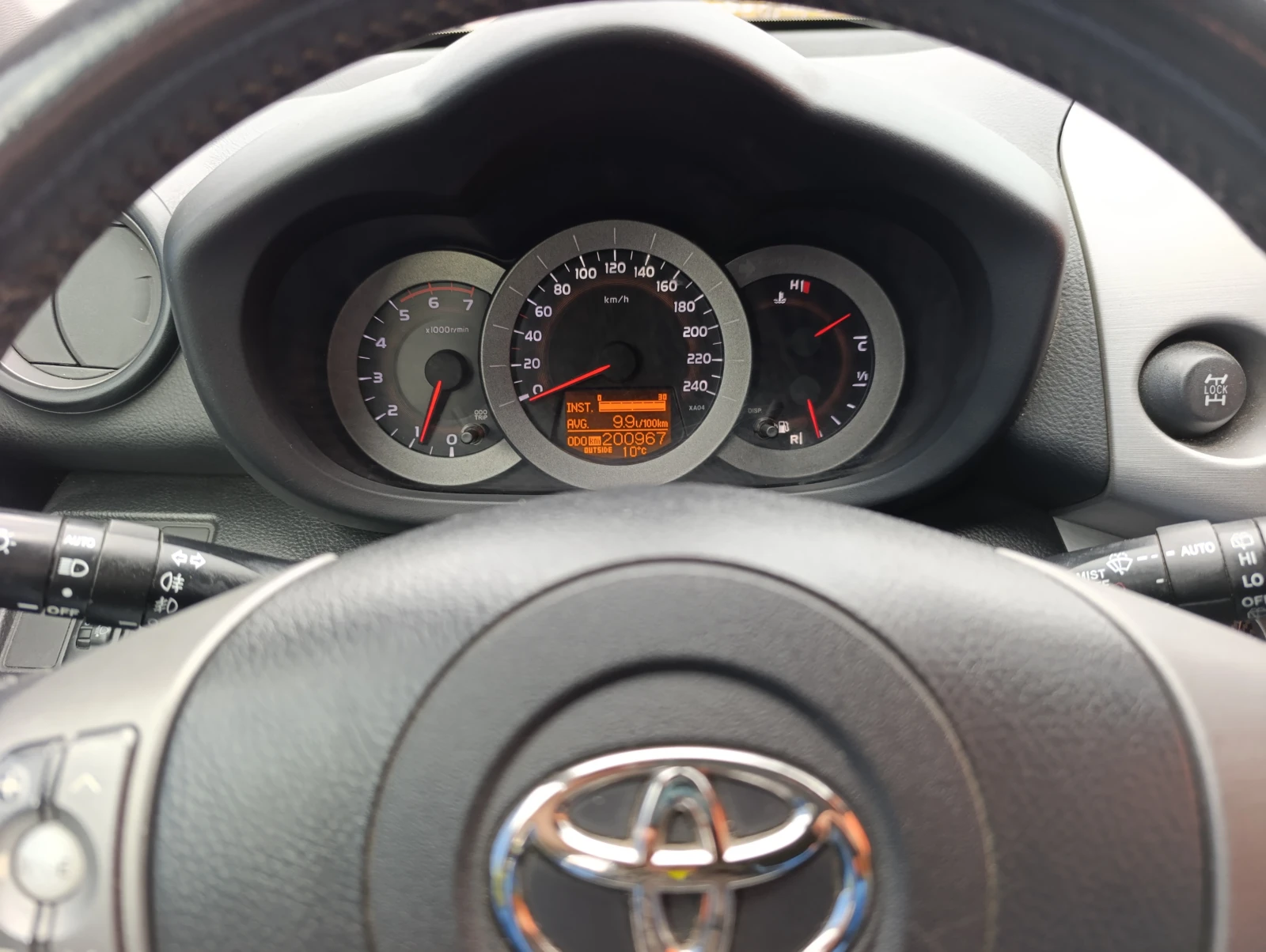 Toyota Rav4 2.2D-4 D 177 PS - изображение 9