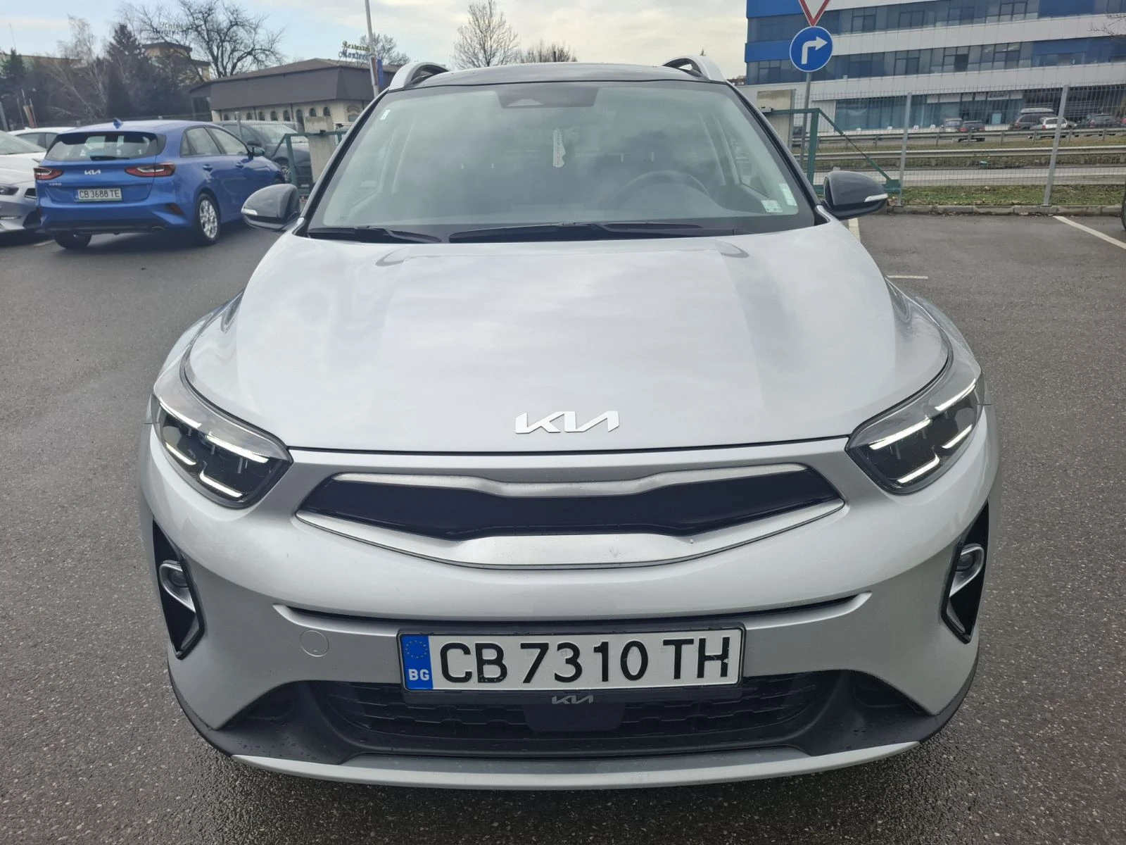 Kia Stonic 1.0 ТУРБО ГАРАНЦИЯ, снимка 2 - Автомобили и джипове - 53721458