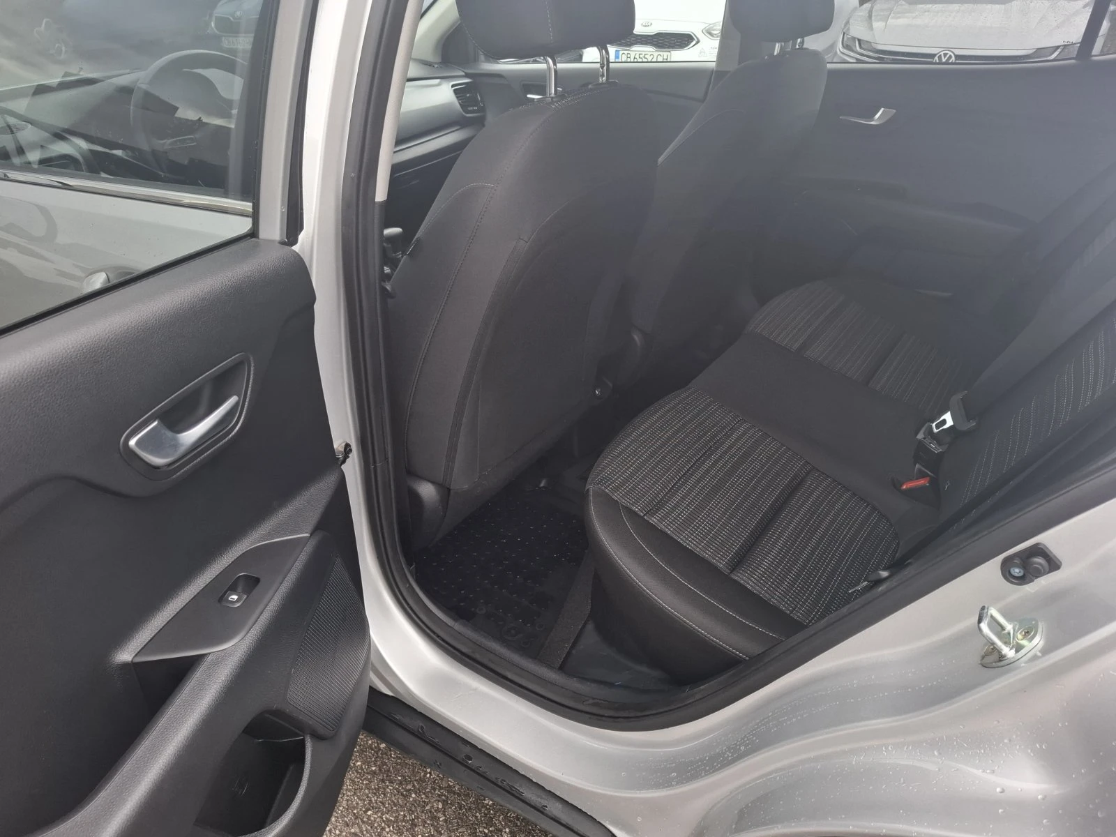 Kia Stonic 1.0 ТУРБО ГАРАНЦИЯ, снимка 7 - Автомобили и джипове - 53721458