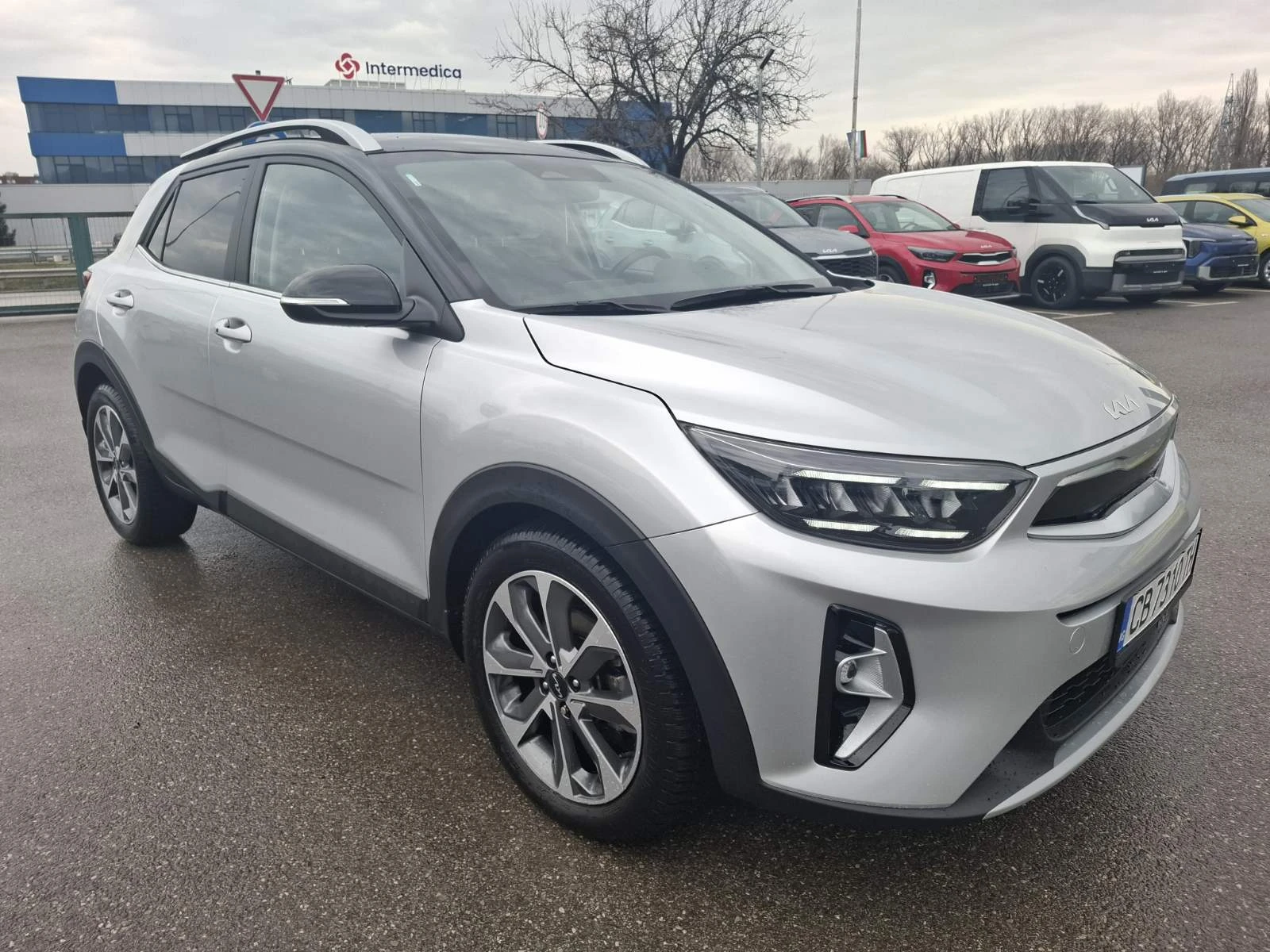 Kia Stonic 1.0 ТУРБО ГАРАНЦИЯ, снимка 3 - Автомобили и джипове - 53721458