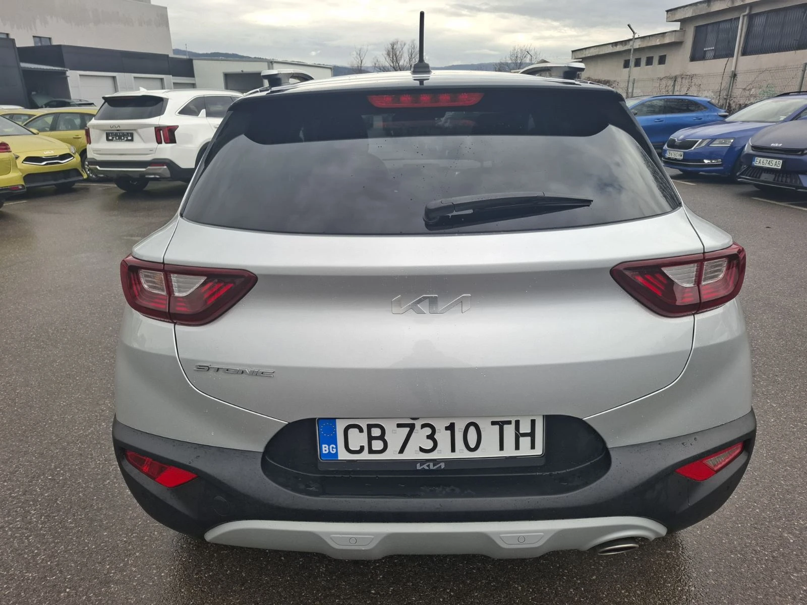 Kia Stonic 1.0 ТУРБО ГАРАНЦИЯ, снимка 5 - Автомобили и джипове - 53721458