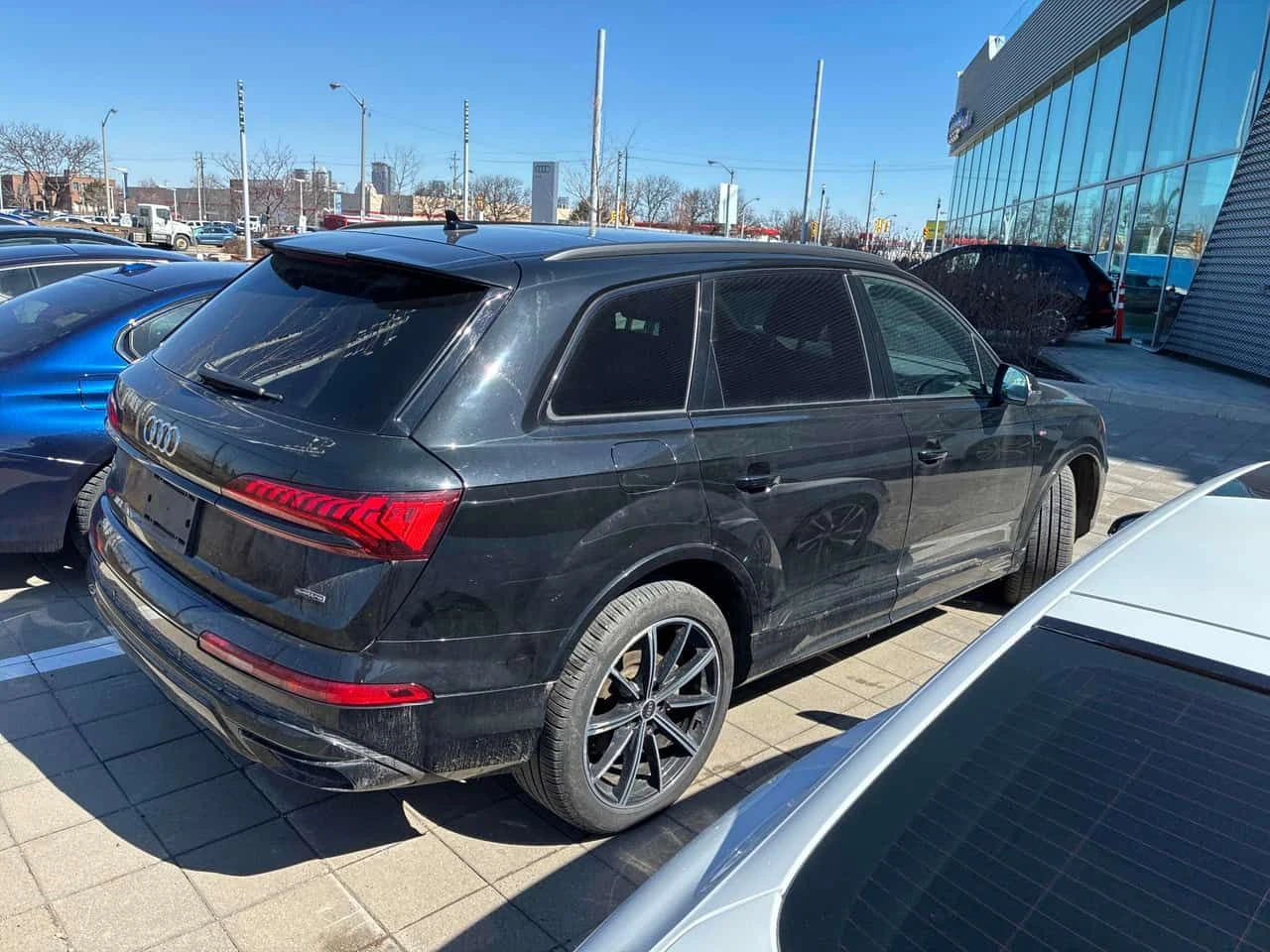 Audi Q7 Komfort/ПАНОРАМА/ПРЕДСТАВИТЕЛСТВО НА AUDI, снимка 4 - Автомобили и джипове - 54005165