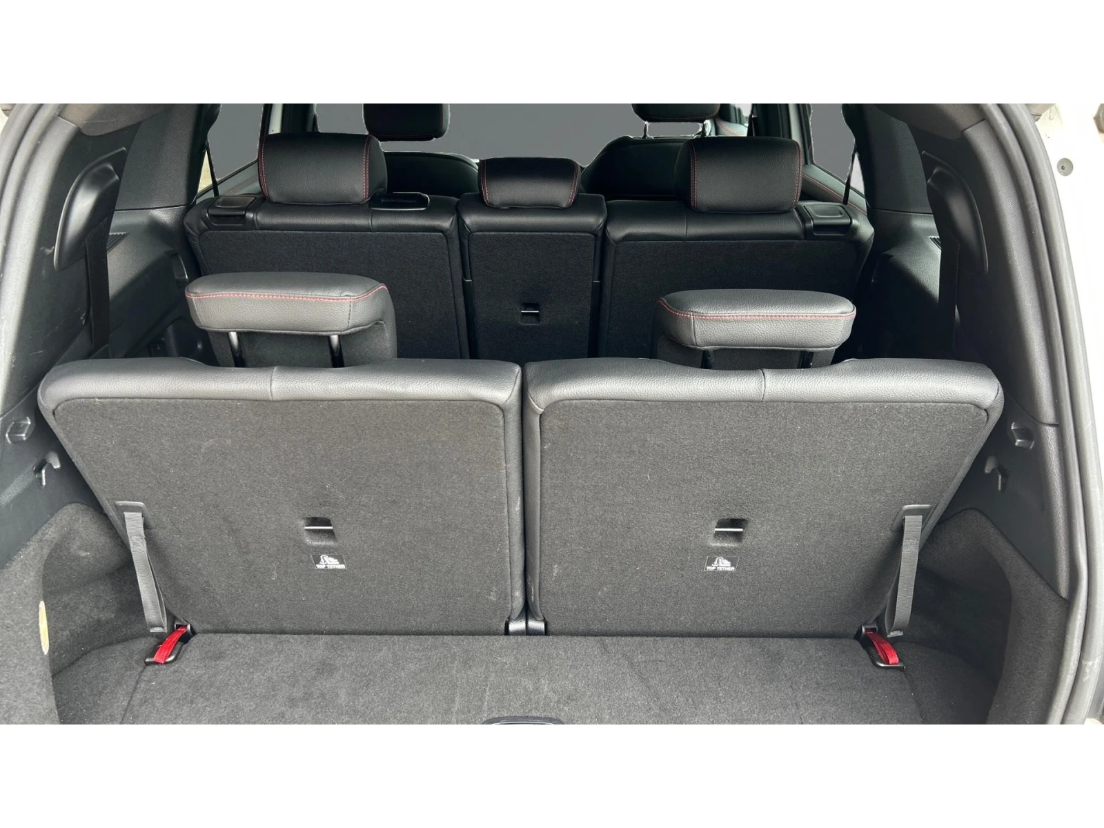 Mercedes-Benz GLB 250  4Matic 6+ 1 AMG Line, Месечна вноска от 535  , снимка 17 - Автомобили и джипове - 54223501