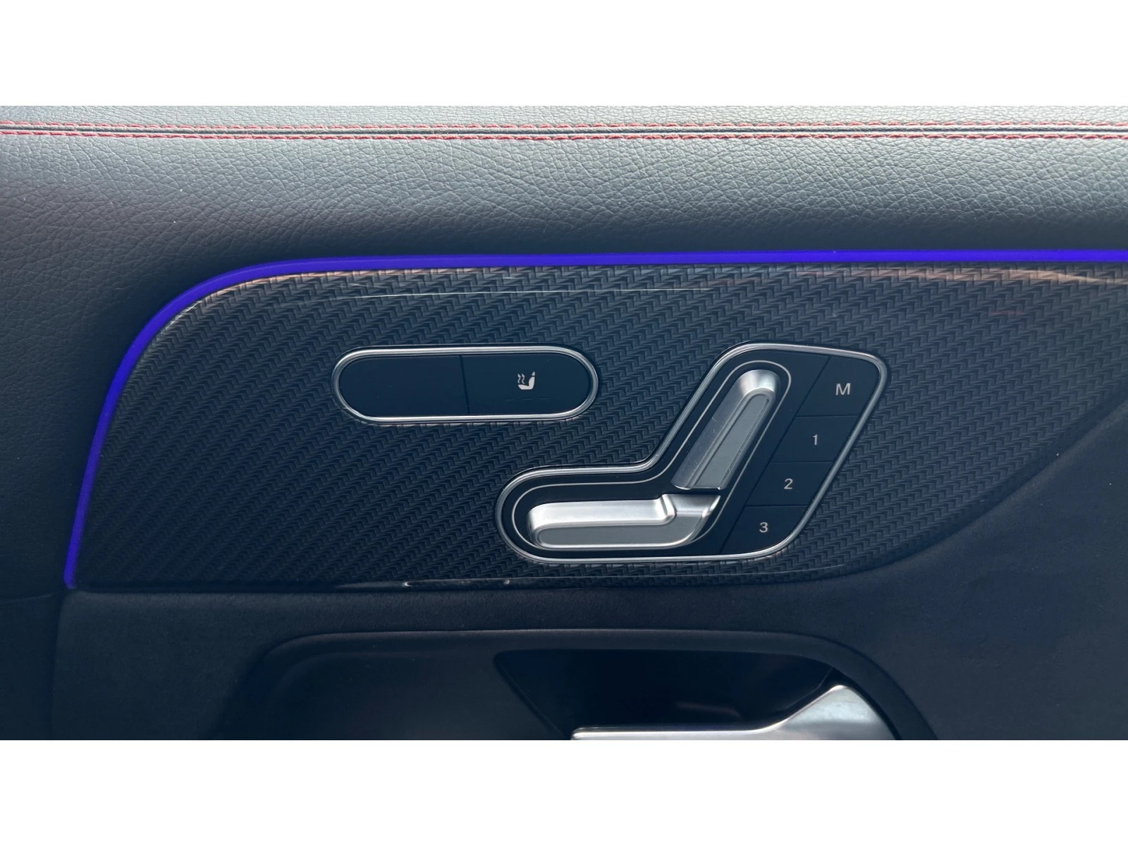 Mercedes-Benz GLB 250  4Matic 6+ 1 AMG Line, Месечна вноска от 535  , снимка 16 - Автомобили и джипове - 54223501