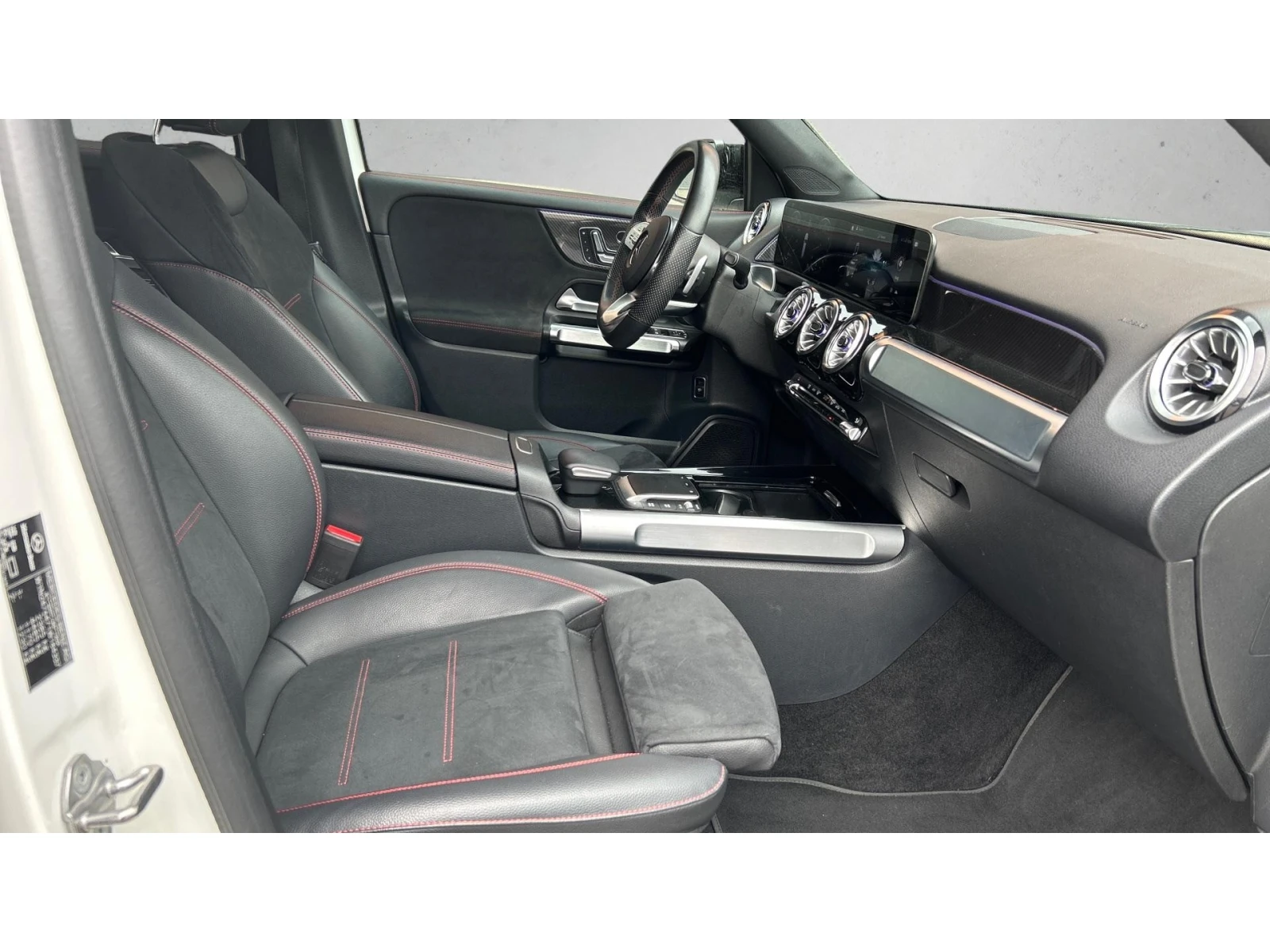 Mercedes-Benz GLB 250  4Matic 6+ 1 AMG Line, Месечна вноска от 535  , снимка 7 - Автомобили и джипове - 54223501