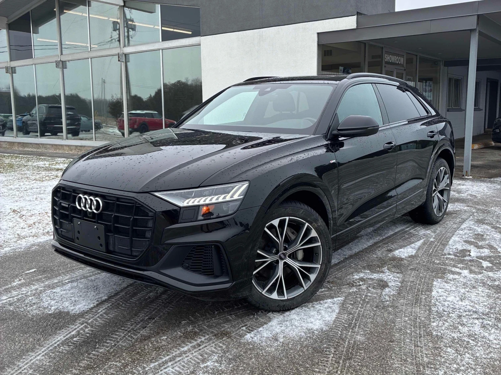 Audi Q8 PROGRESSIV * ПОДГРЕВ * ОБДУХВАНЕ * ПАНОРАМА, снимка 5 - Автомобили и джипове - 54556622