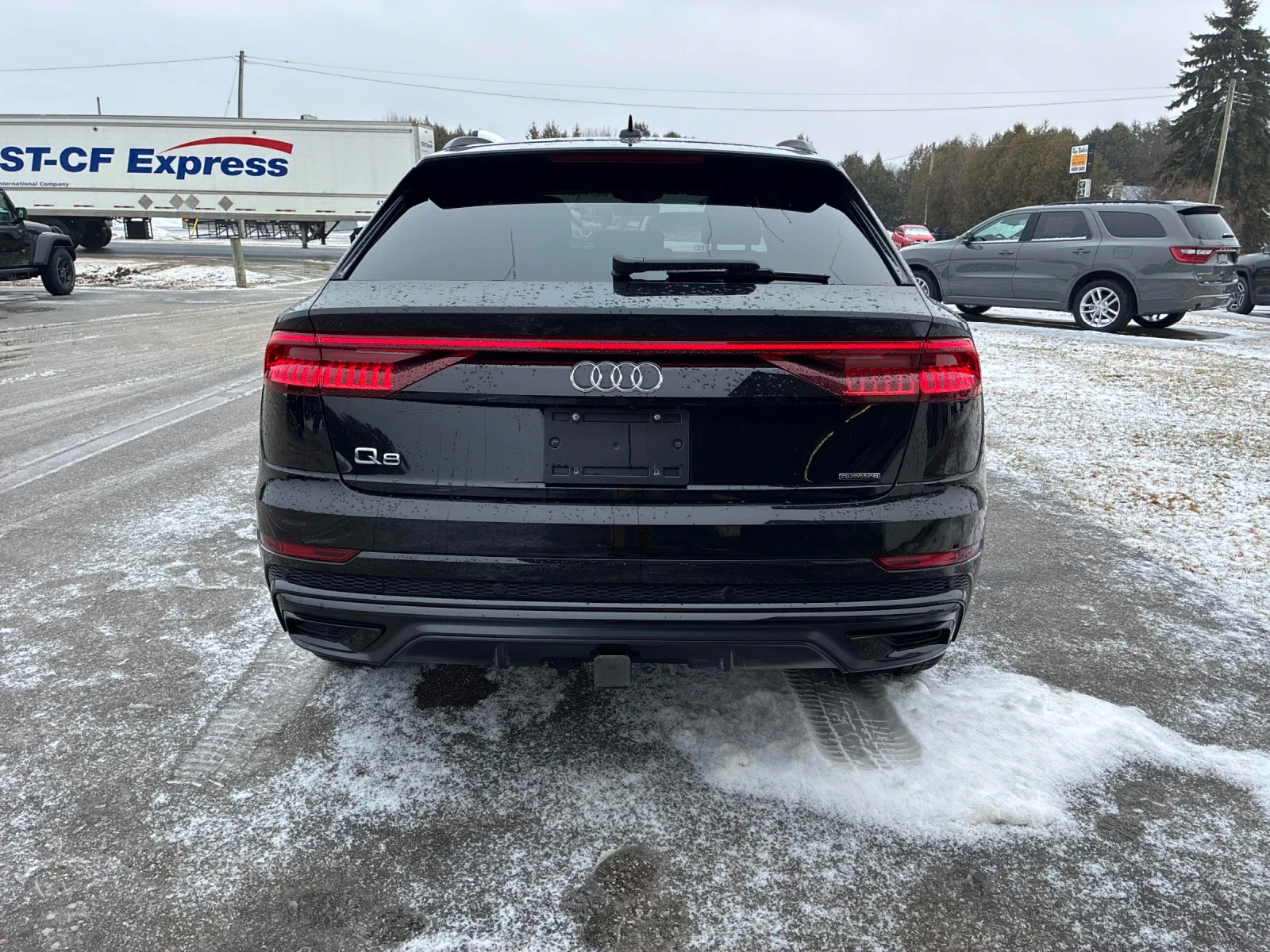 Audi Q8 PROGRESSIV * ПОДГРЕВ * ОБДУХВАНЕ * ПАНОРАМА, снимка 4 - Автомобили и джипове - 54556622