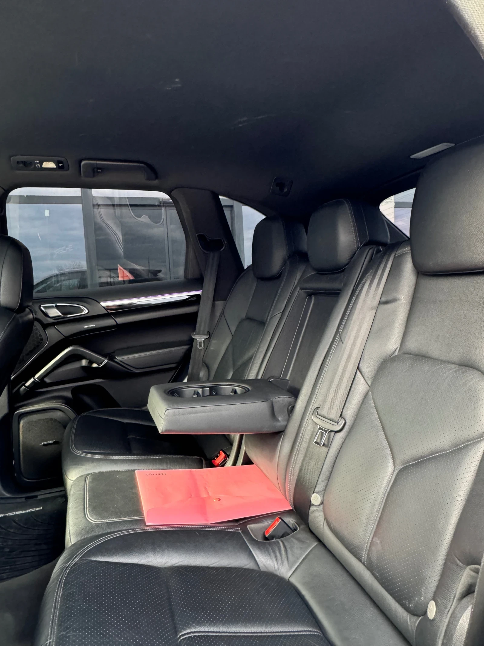 Porsche Cayenne 3.0 TDI, снимка 8 - Автомобили и джипове - 55343145