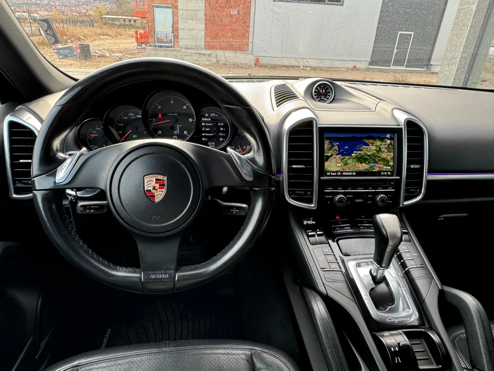 Porsche Cayenne 3.0 TDI, снимка 11 - Автомобили и джипове - 55343145