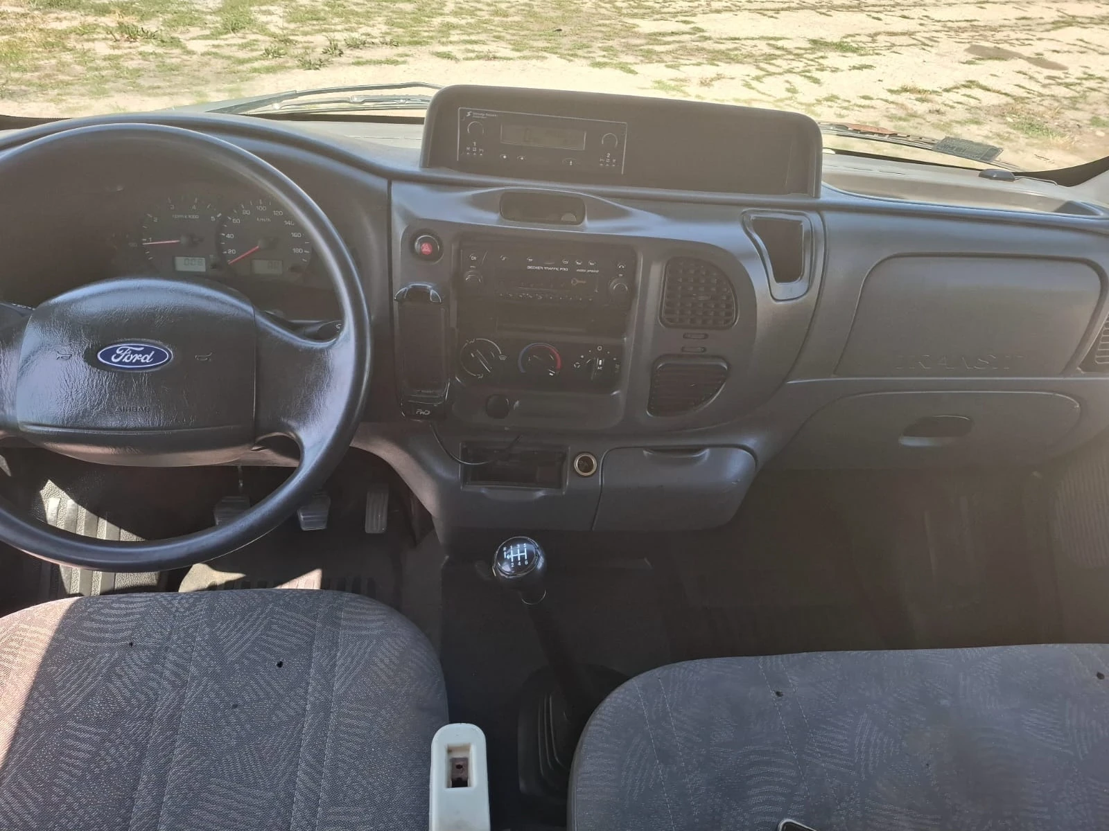 Ford Transit 2.4 - изображение 8