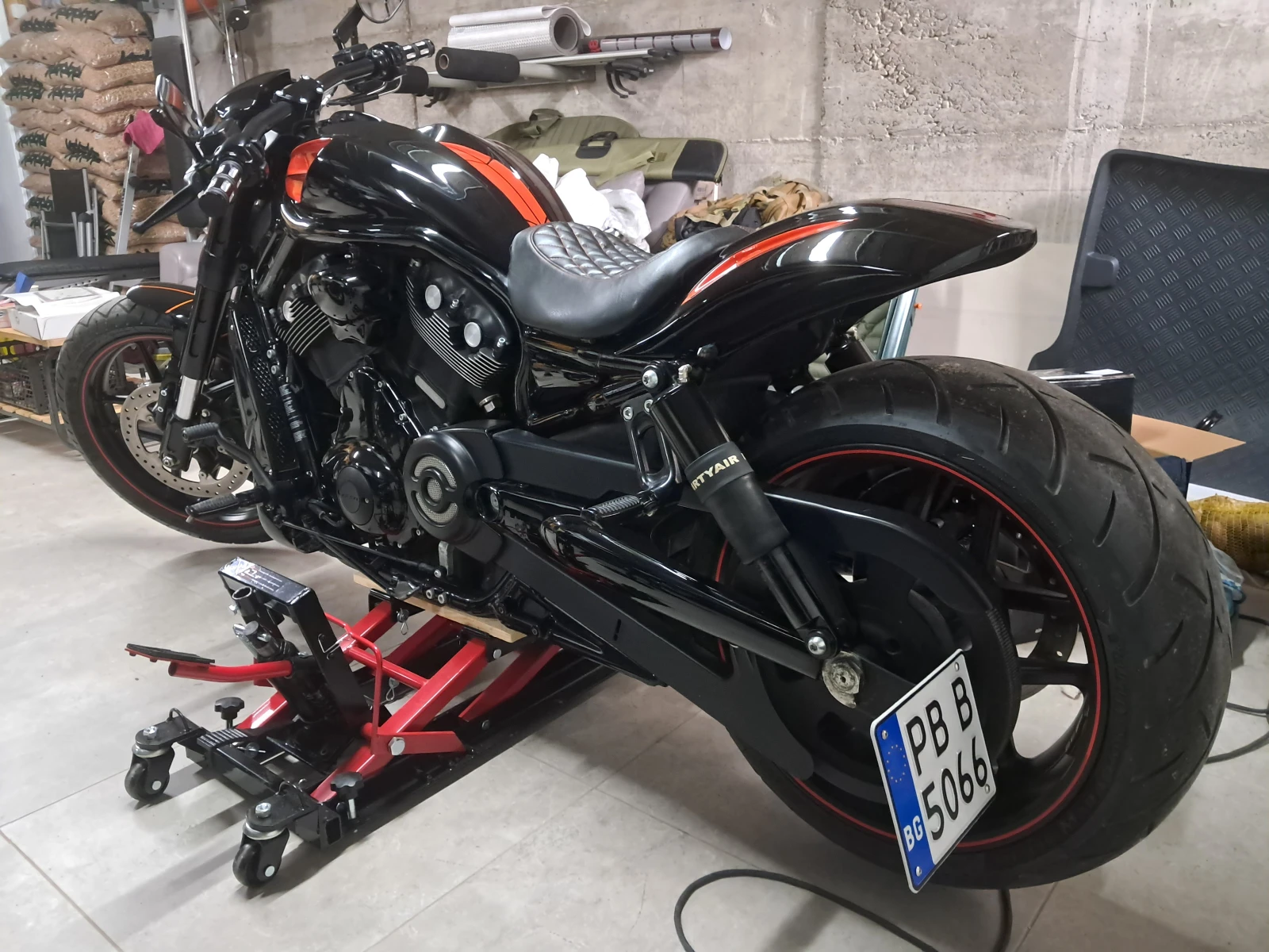 Harley-Davidson V-Rod NIGHT-ROD-ABS -CUSTOM-КАТО НОВ, снимка 17 - Мотоциклети и мототехника - 52524191