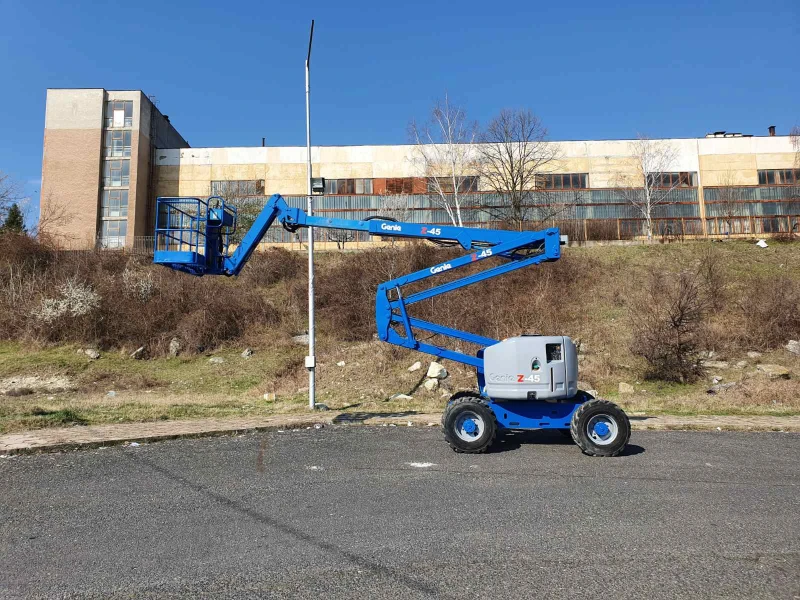 Автовишка Друга марка GENIE Z 45  4x4, снимка 4 - Индустриална техника - 49706782